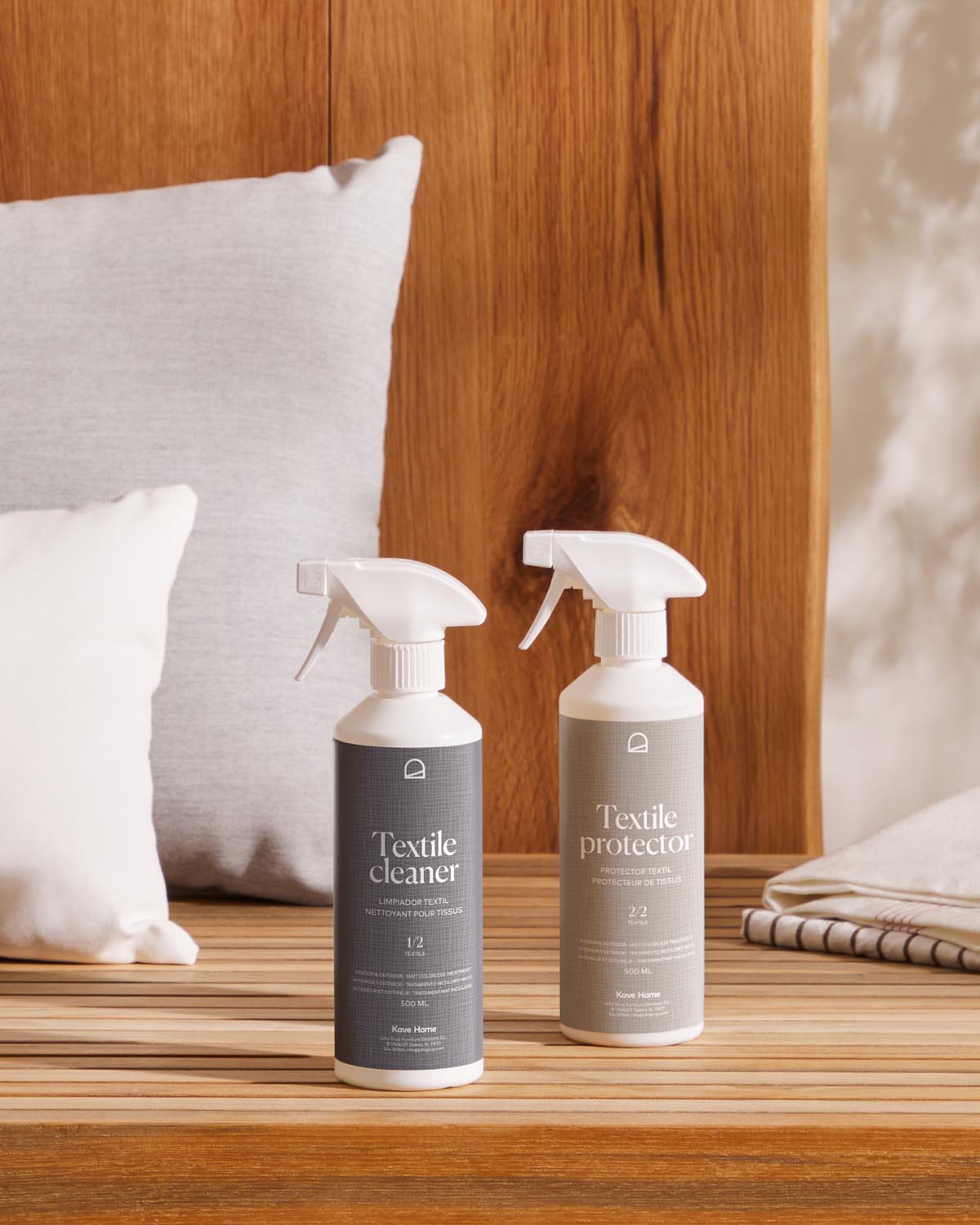 Sterina Textilreiniger Spray 500 ml in Weiss, Grau präsentiert im Onlineshop von KAQTU Design AG. Reinigungsmittel ist von Kave Home