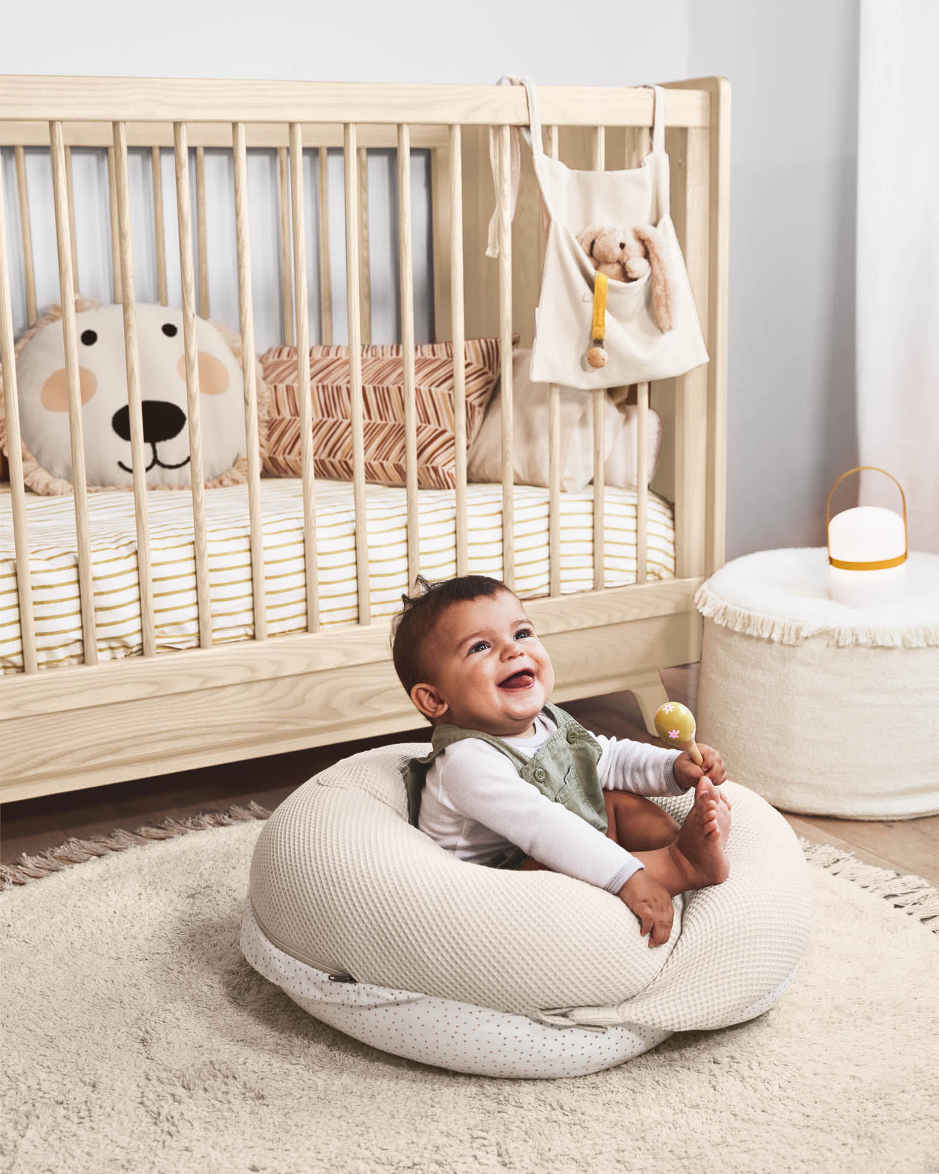 Runder Teppich Orwen aus 100% Baumwolle, Ø 100 cm, stilvoll und nachhaltig, perfekt für Wohn- und Schlafzimmer.