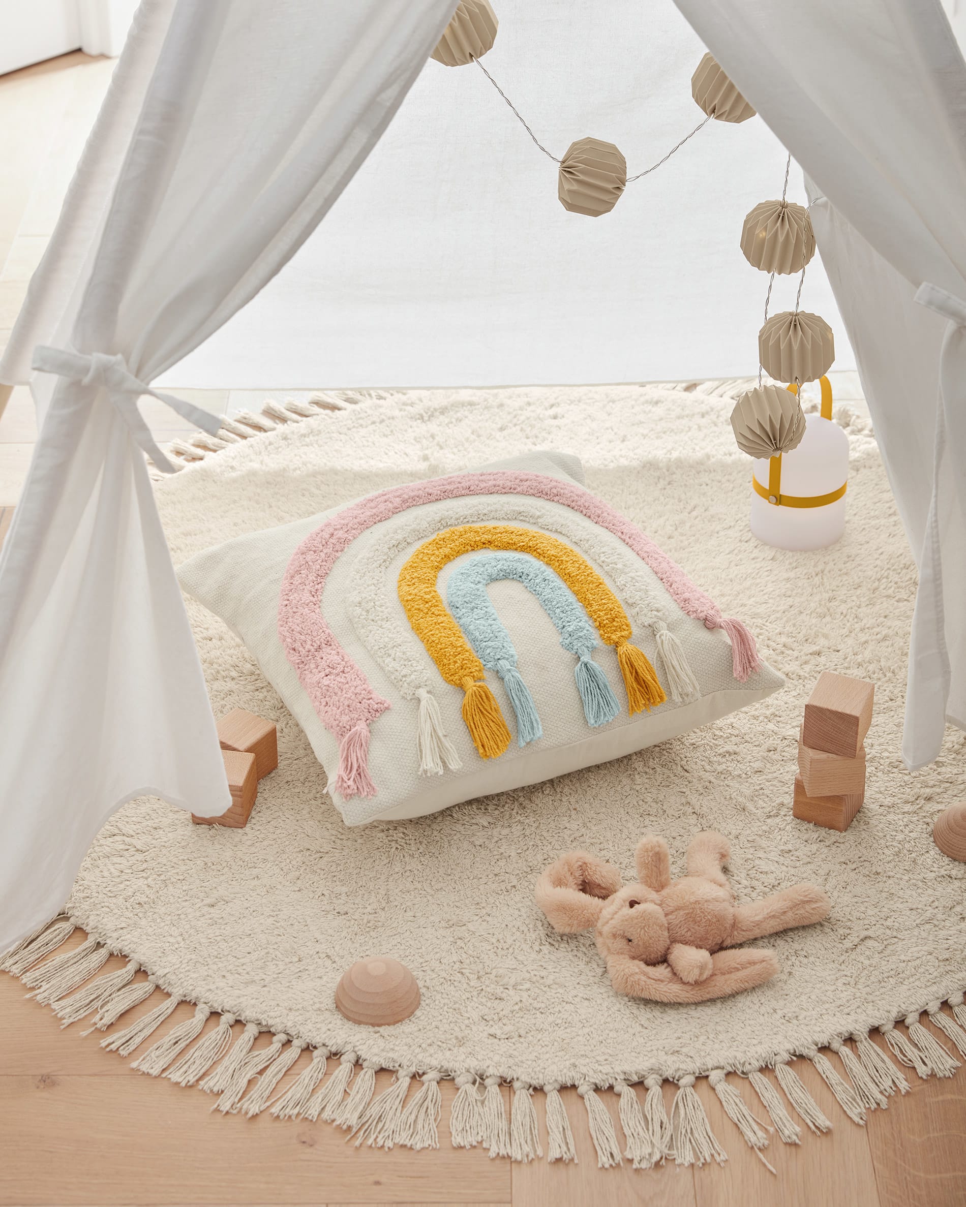 Runder Teppich Orwen aus reiner Baumwolle, Ø 100 cm, nachhaltig und elegant, ideal für zeitgemässe und behagliche Wohnbereiche.