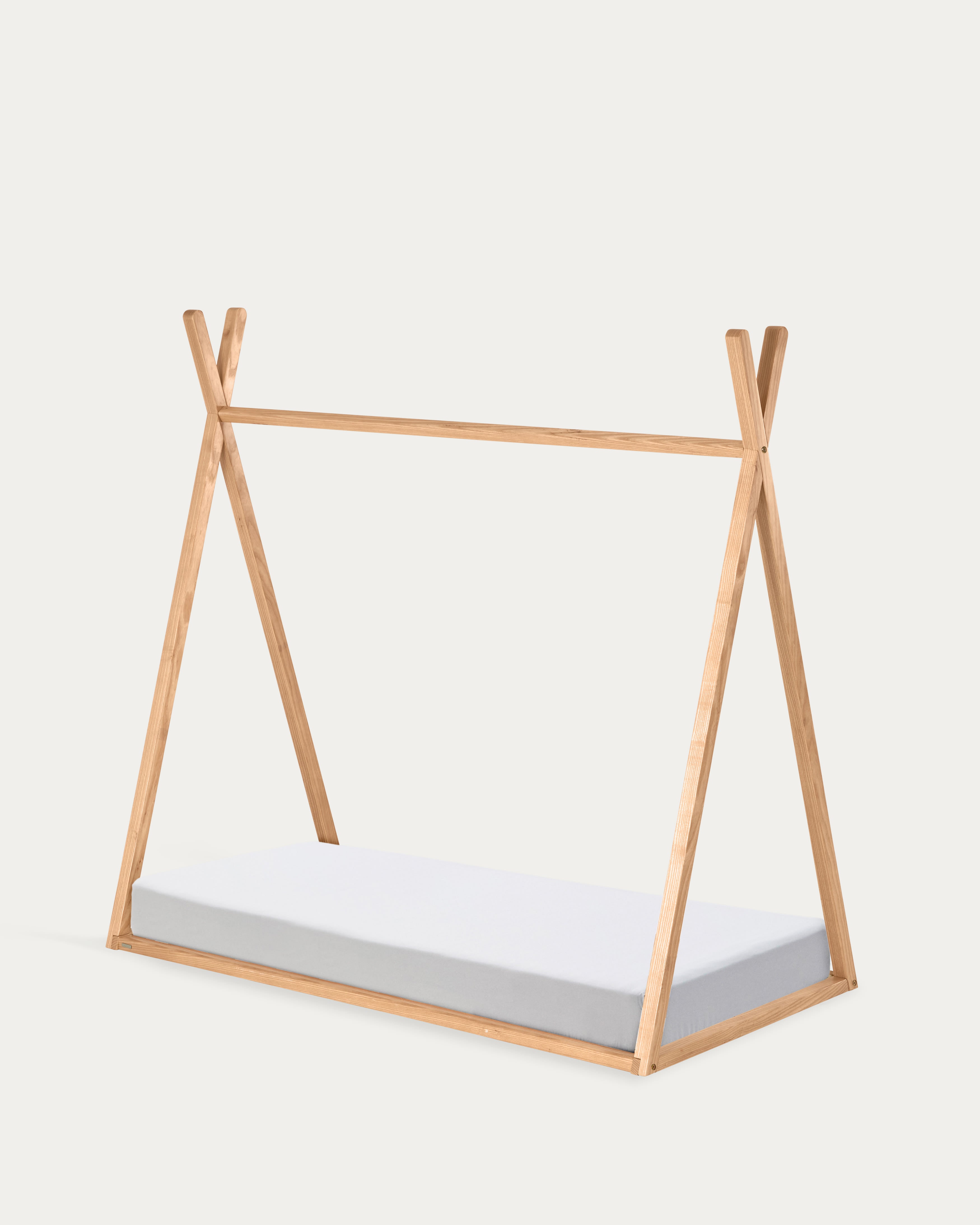 Maralis Tipi-Bett aus massiver Buche, natürliches Finish, für 70x140 cm Matratzen, stilvoll und robust, von Kave Home.