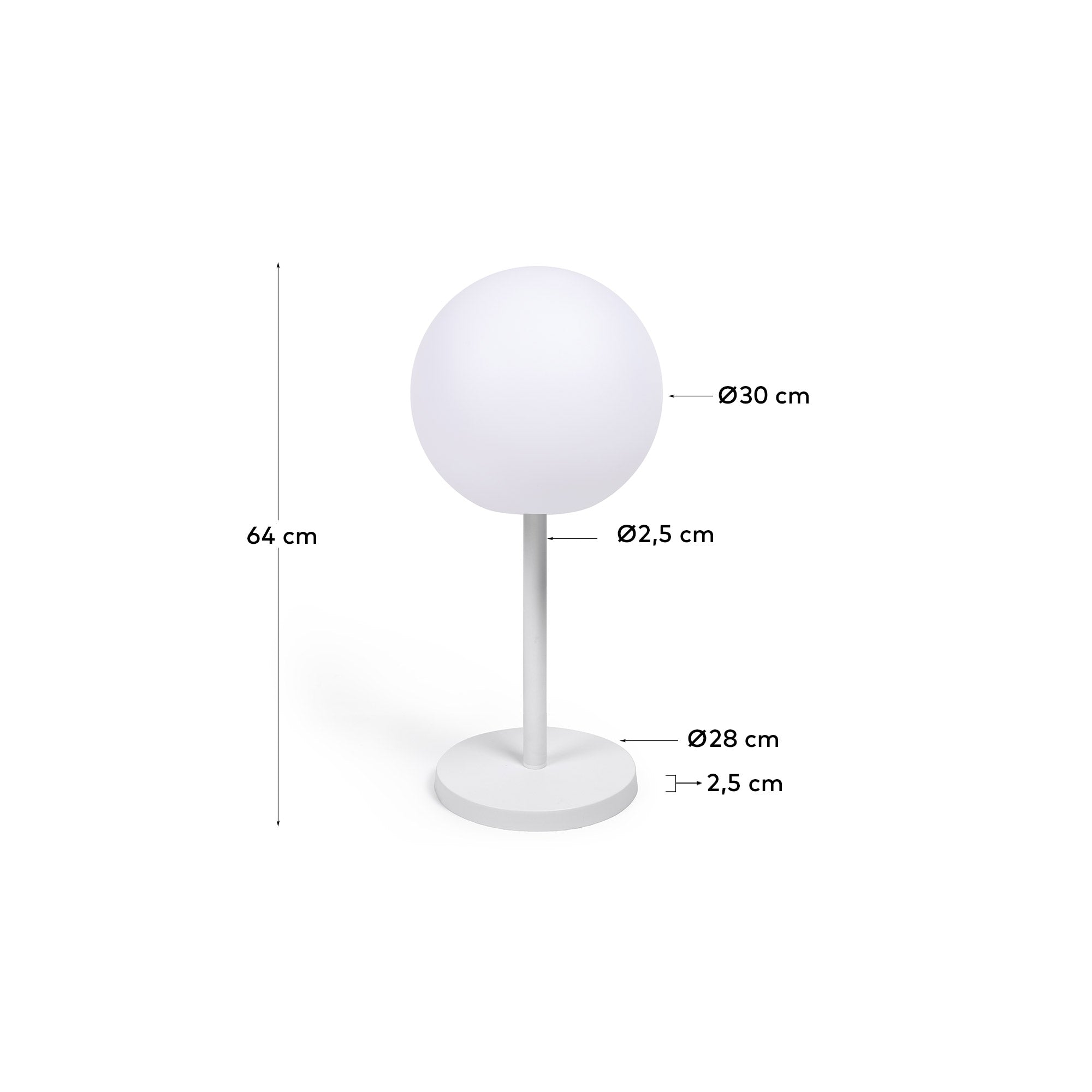 Erlebe die vielseitige Outdoor Tischlampe Dinesh von Kave Home. Modernes, wetterbeständiges Design aus weißem Stahl für jeden Außenbereich.