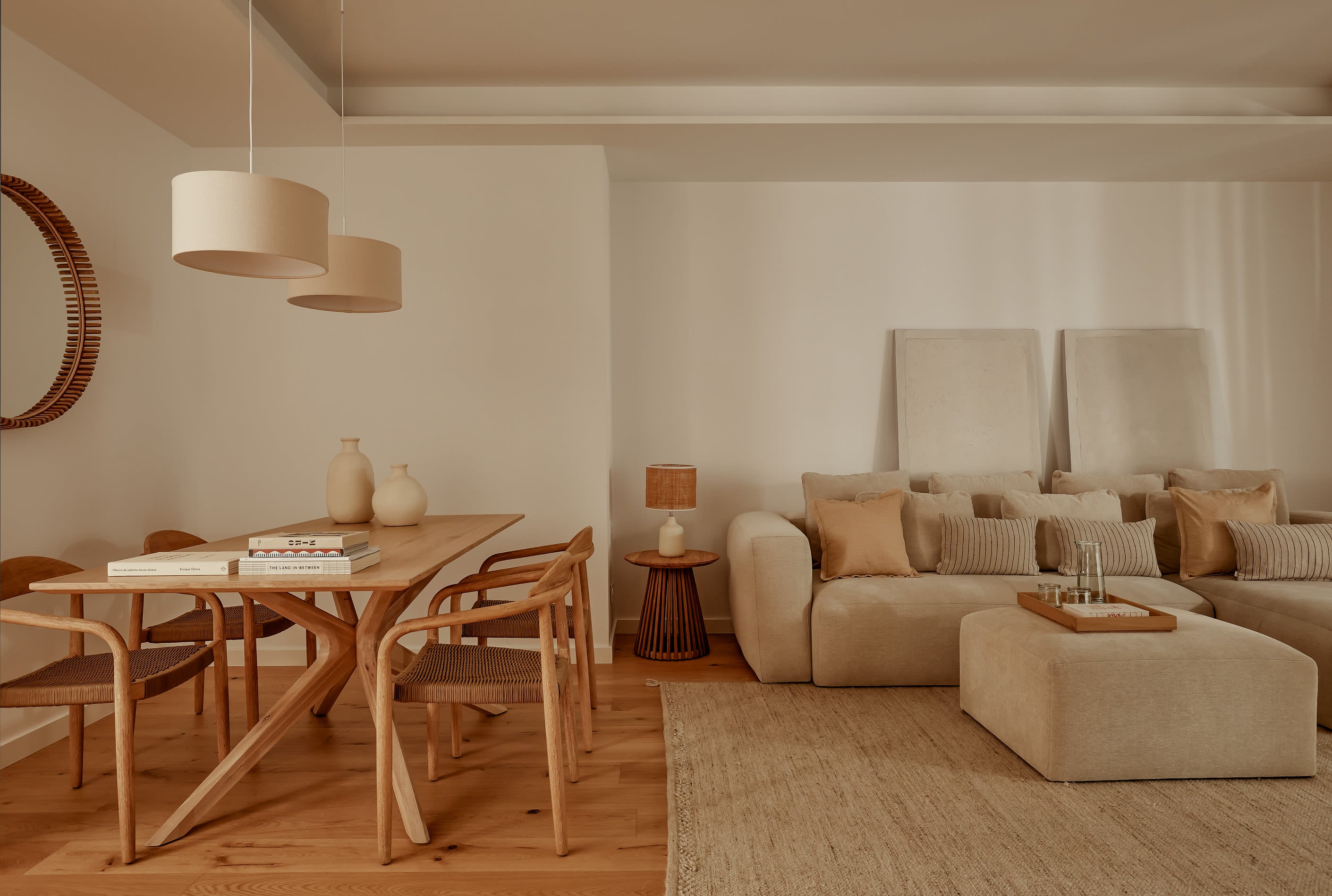 Stilvoller Carime Teppich in sanftem Beige (200 x 300 cm) von Kave Home, perfekt für harmonische Raumgestaltung und Komfort.