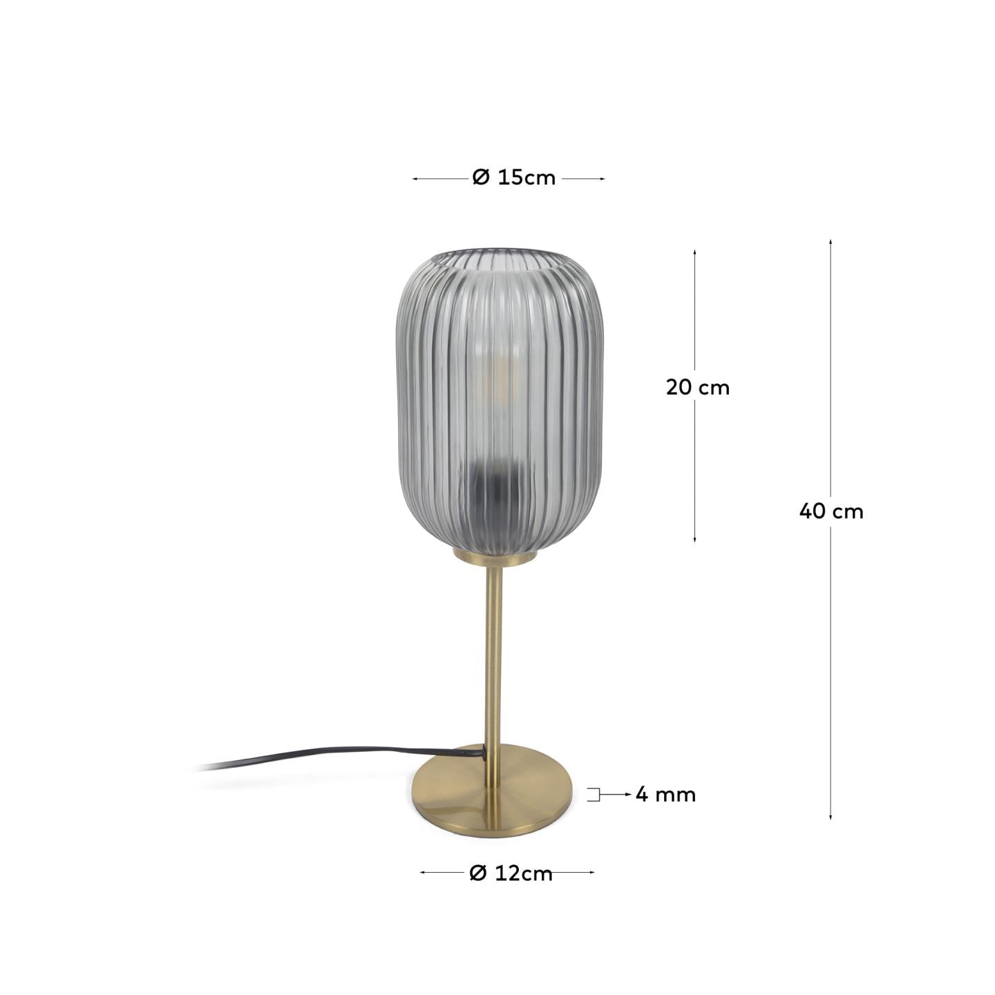 Die Hestia Tischlampe von Kave Home kombiniert elegantes Design mit hochwertigem Material, ideal für stilvolle Beleuchtung in jedem Raum.