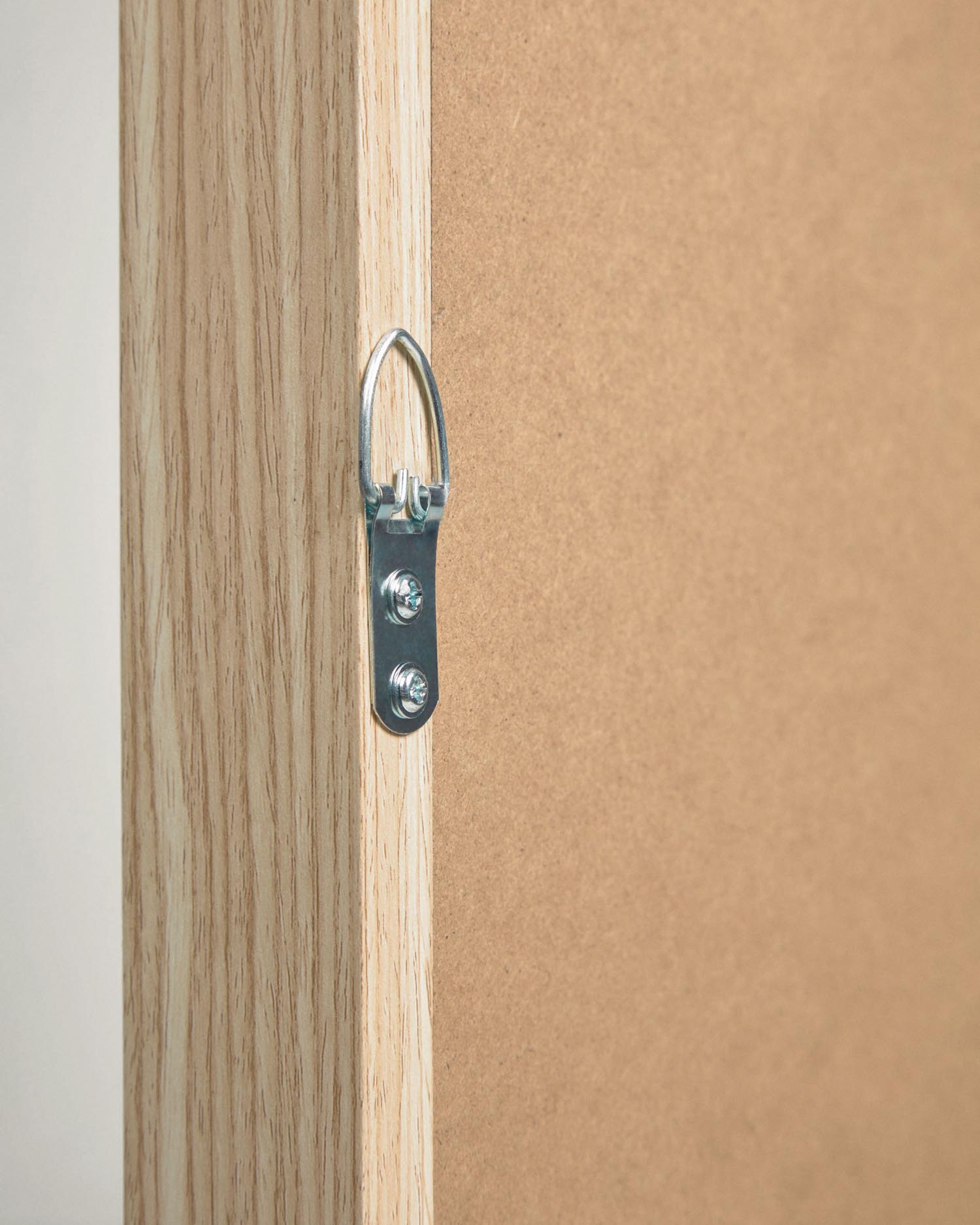 Ein modernes Bild mit geometrischen Formen in Beige, 50x70 cm, ideal für stilvolle Wohnräume, von Kave Home.