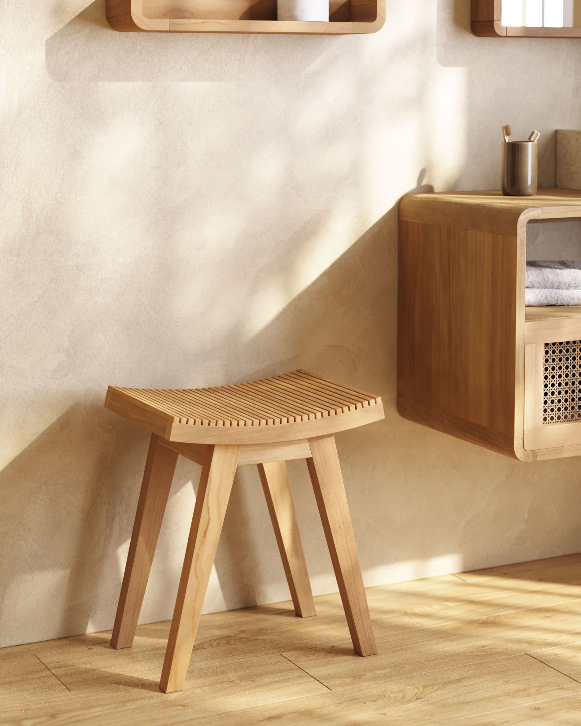 Entdecken Sie das Shamel Set aus 2 eleganten Teakholzregalen (50 x 5 cm) von Kave Home – ideal für stilvolle Akzente und praktische Aufbewahrung.