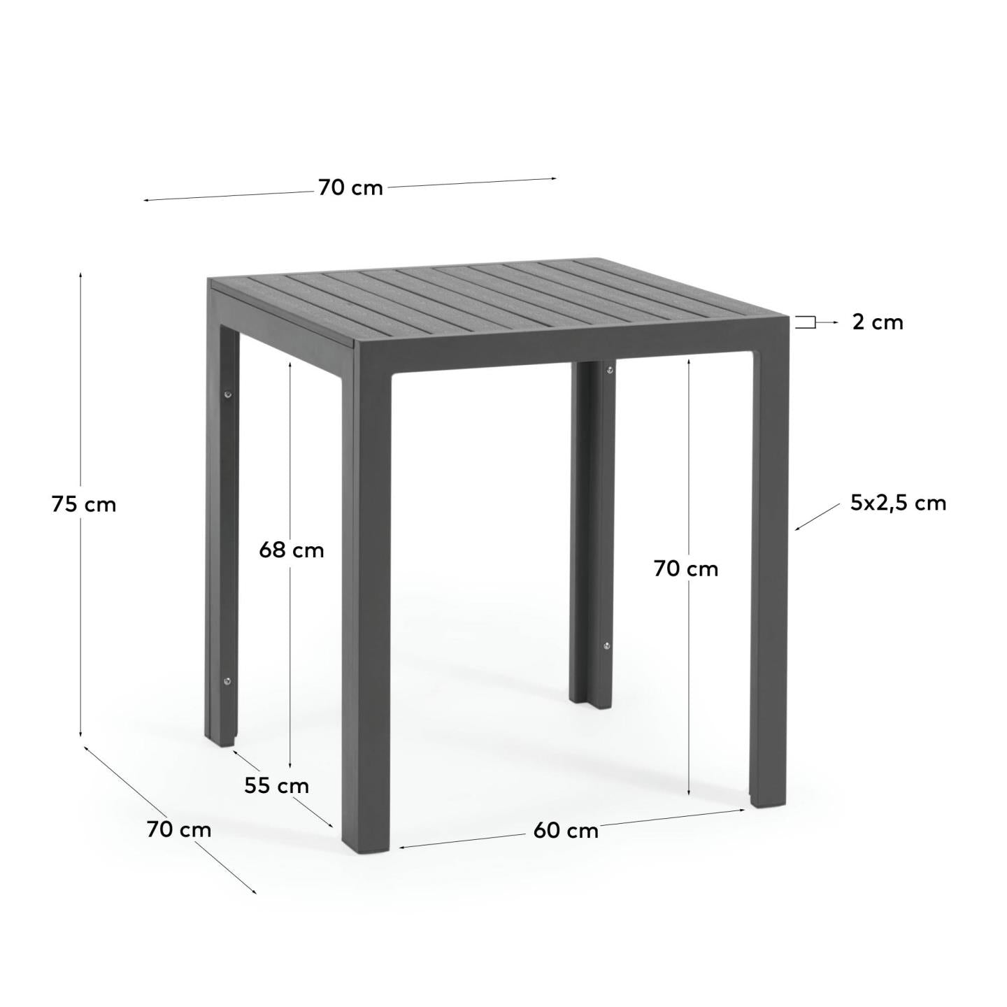 Stilvoller Sirley Gartentisch von Kave Home, 70 x 70 cm, aus langlebigem Aluminium und luxuriösem Marmor – ideal für jeden Außenbereich.