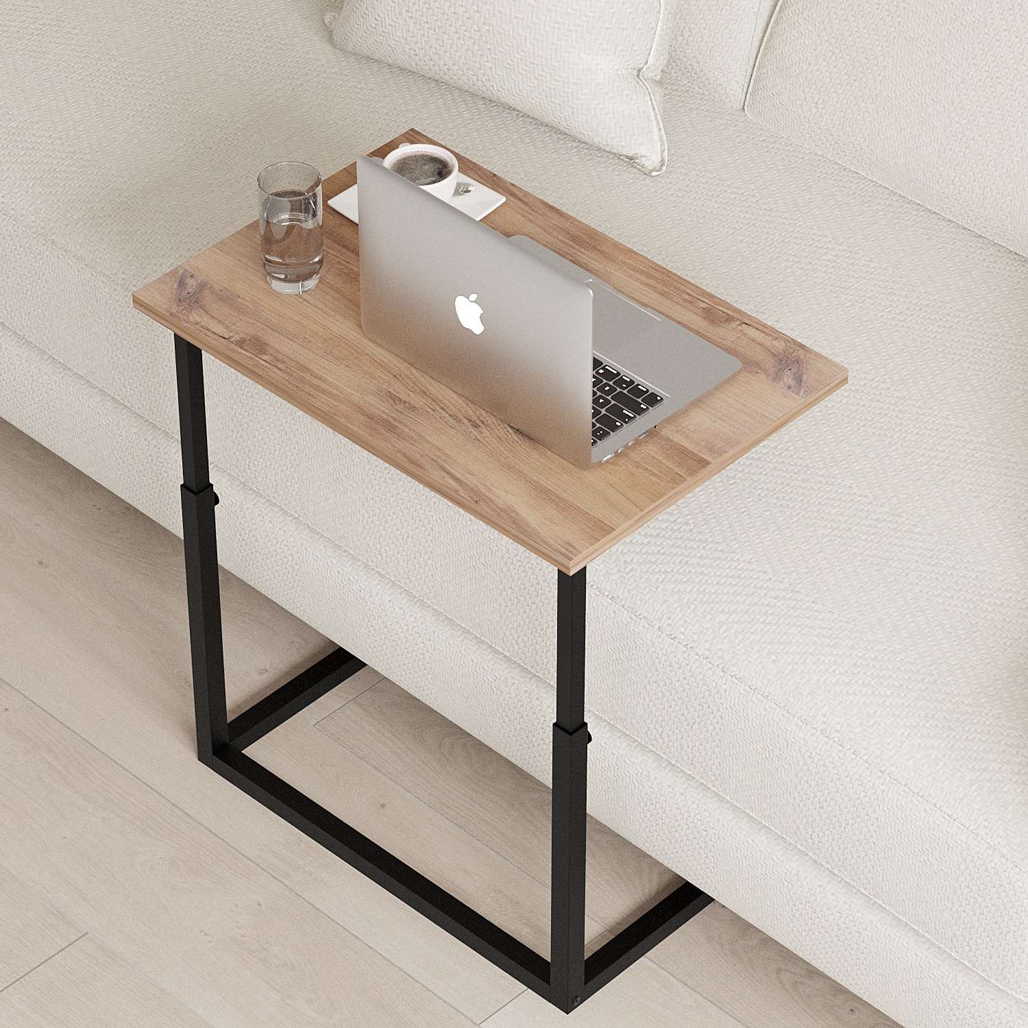 Entdecken Sie den eleganten Sparkle Stehschreibtisch aus Atlantischer Kiefer von Hanah Home – für mehr Bewegungsfreiheit und Produktivität im Alltag!