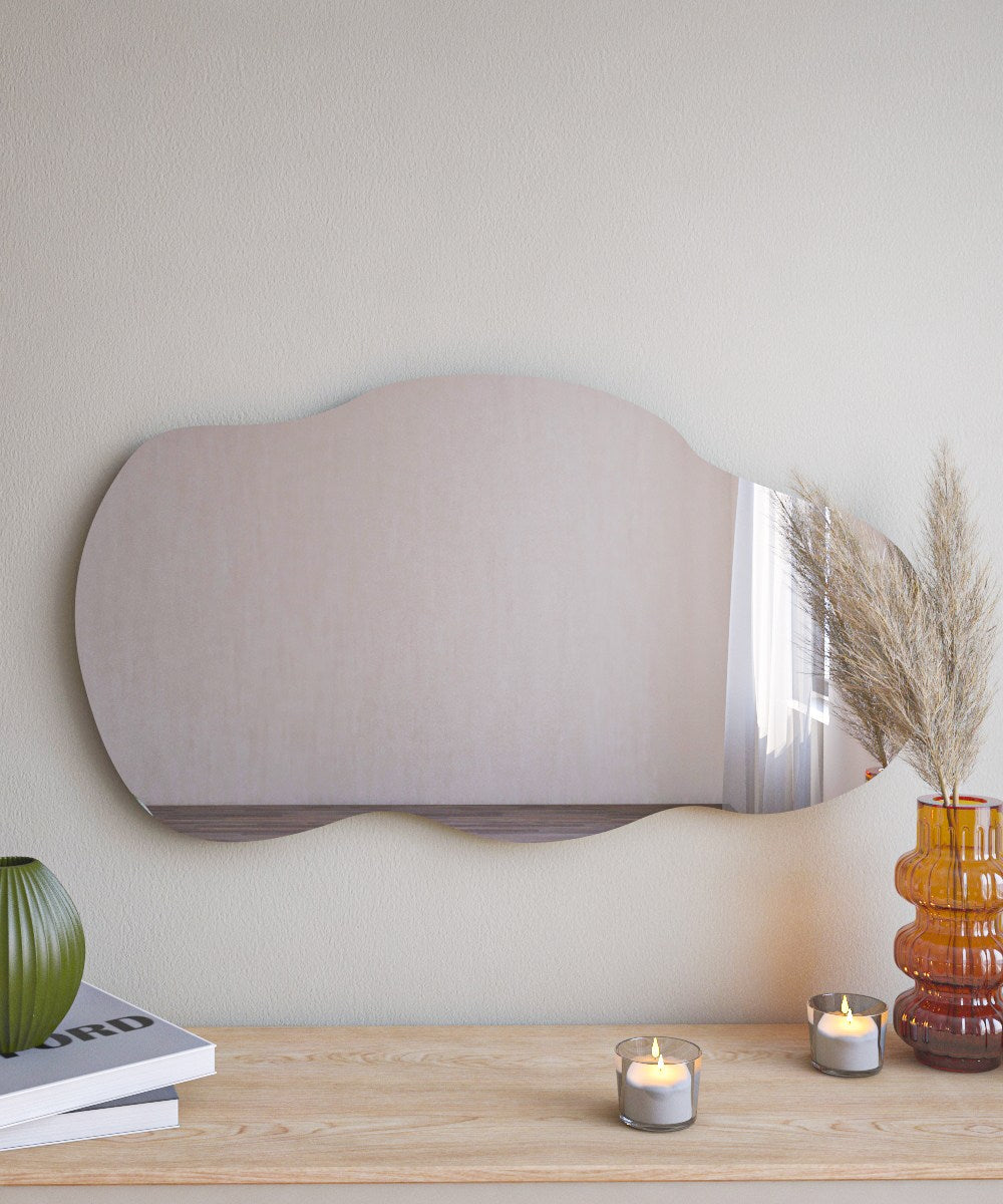 Gestalten Sie das Kinderzimmer mit dem stilvollen Baby Spiegel in Schwarz von Hanah Home. Ein elegantes Accessoire, das Funktionalität und Design vereint.