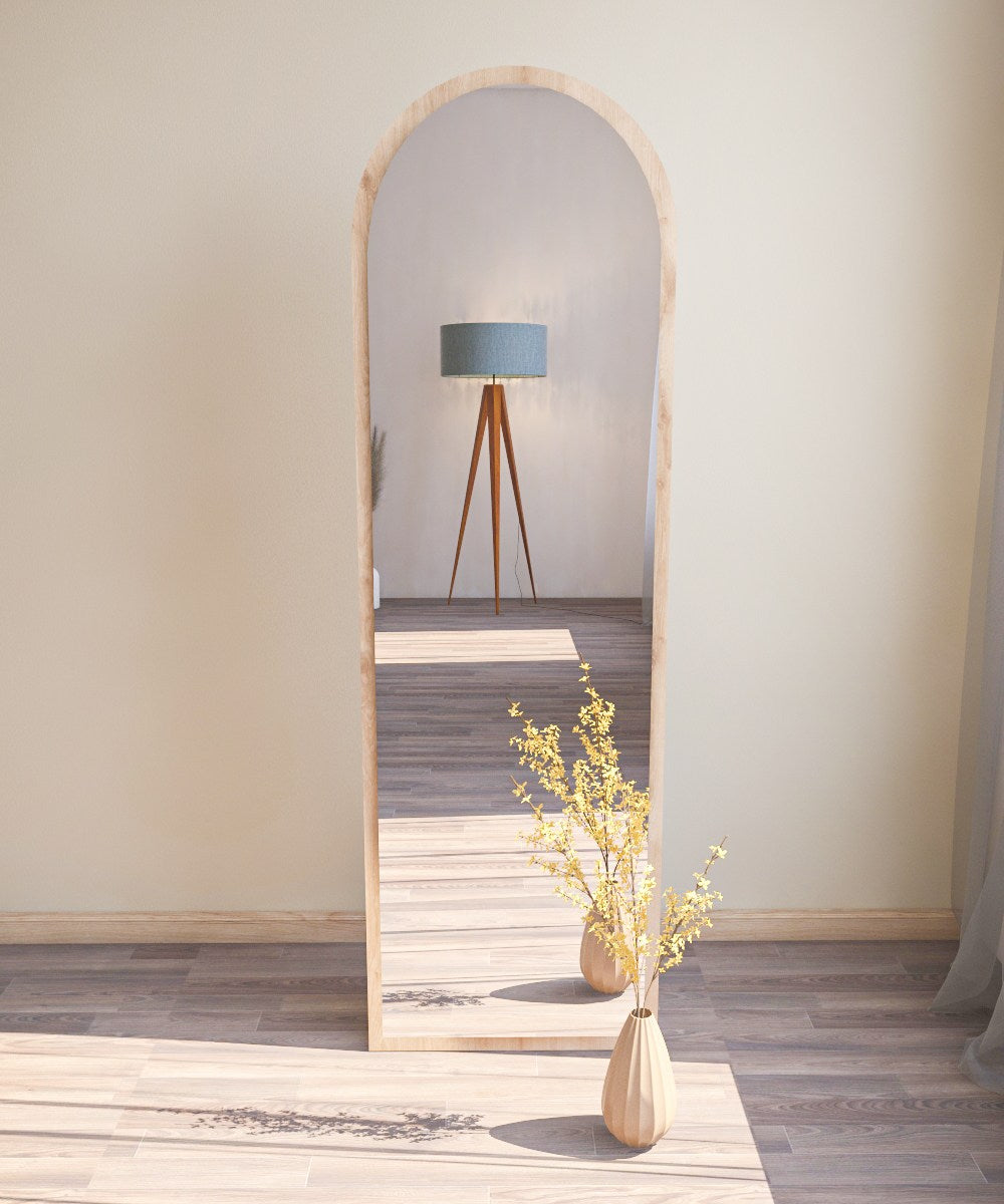 Entdecken Sie den Emma Spiegel von Hanah Home – ein stilvolles, ökologisches Highlight aus 100% MDF, das jedem Raum Eleganz verleiht.