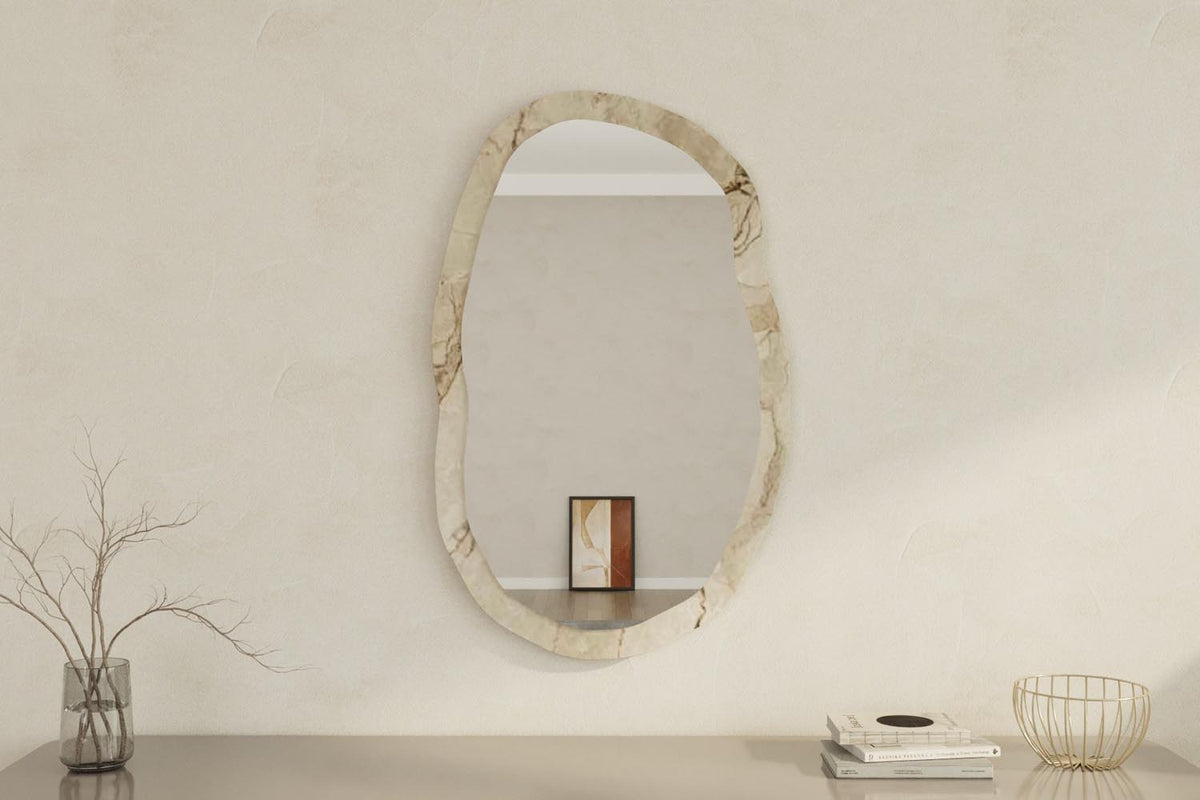 Lossa Spiegel - Ephesus Marmor in Ephesus Marmor präsentiert im Onlineshop von KAQTU Design AG. Wandspiegel ist von Hanah Home