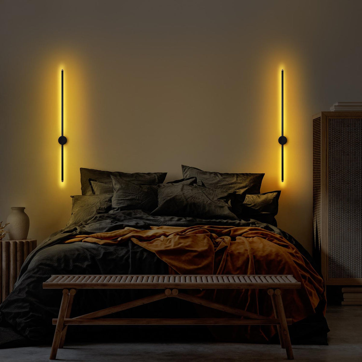 Sword Wandleuchte - Schwarz in Schwarz präsentiert im Onlineshop von KAQTU Design AG. Wandleuchte ist von Opviq