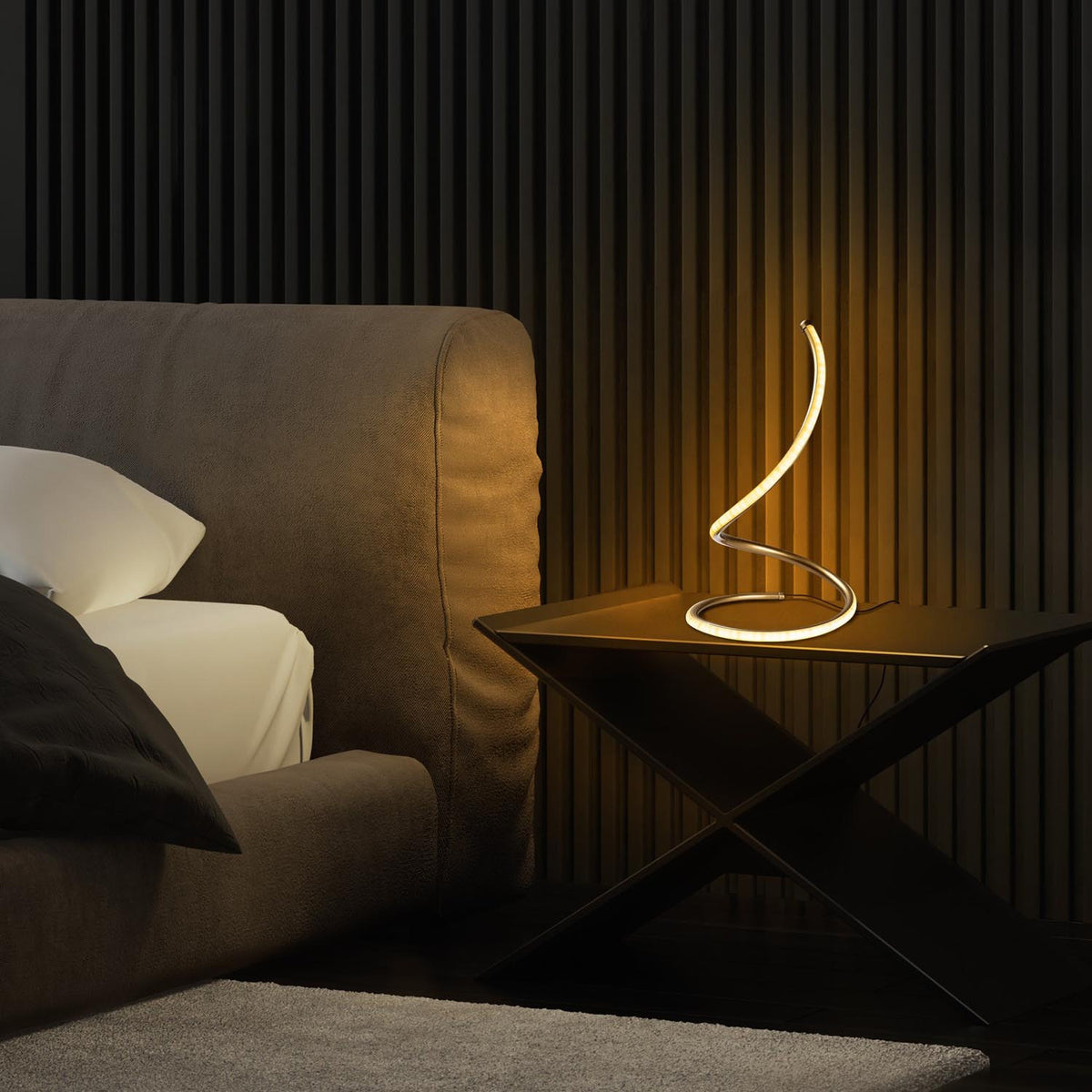 Yay Tischleuchte - Gold in Gold präsentiert im Onlineshop von KAQTU Design AG. Tischleuchte ist von Opviq