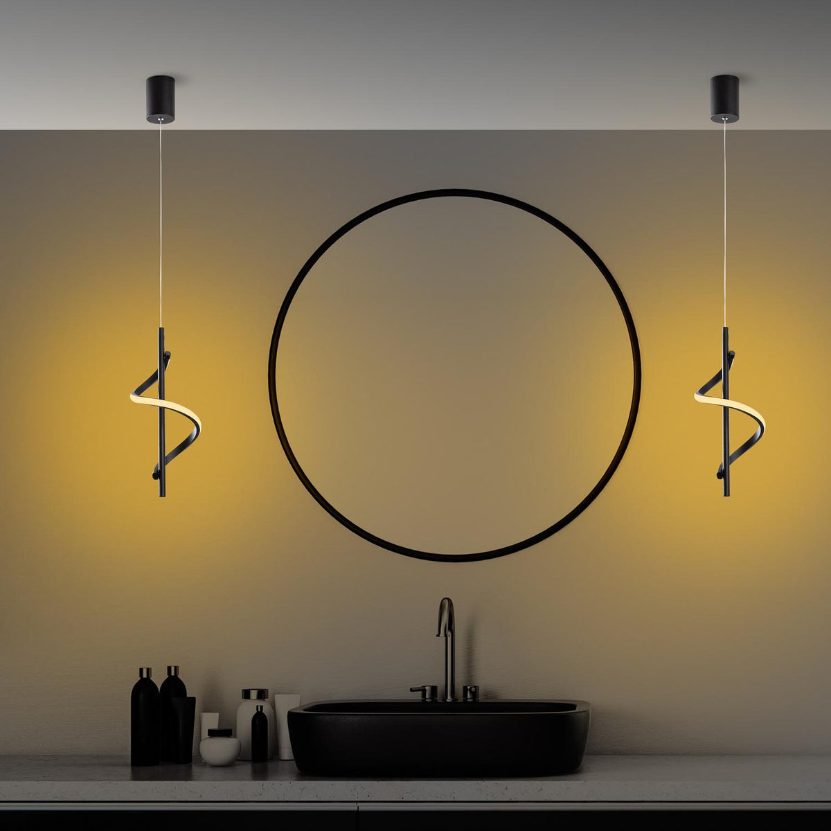 Lıkma Pendellampe - Schwarz in Schwarz präsentiert im Onlineshop von KAQTU Design AG. Pendelleuchte ist von Opviq