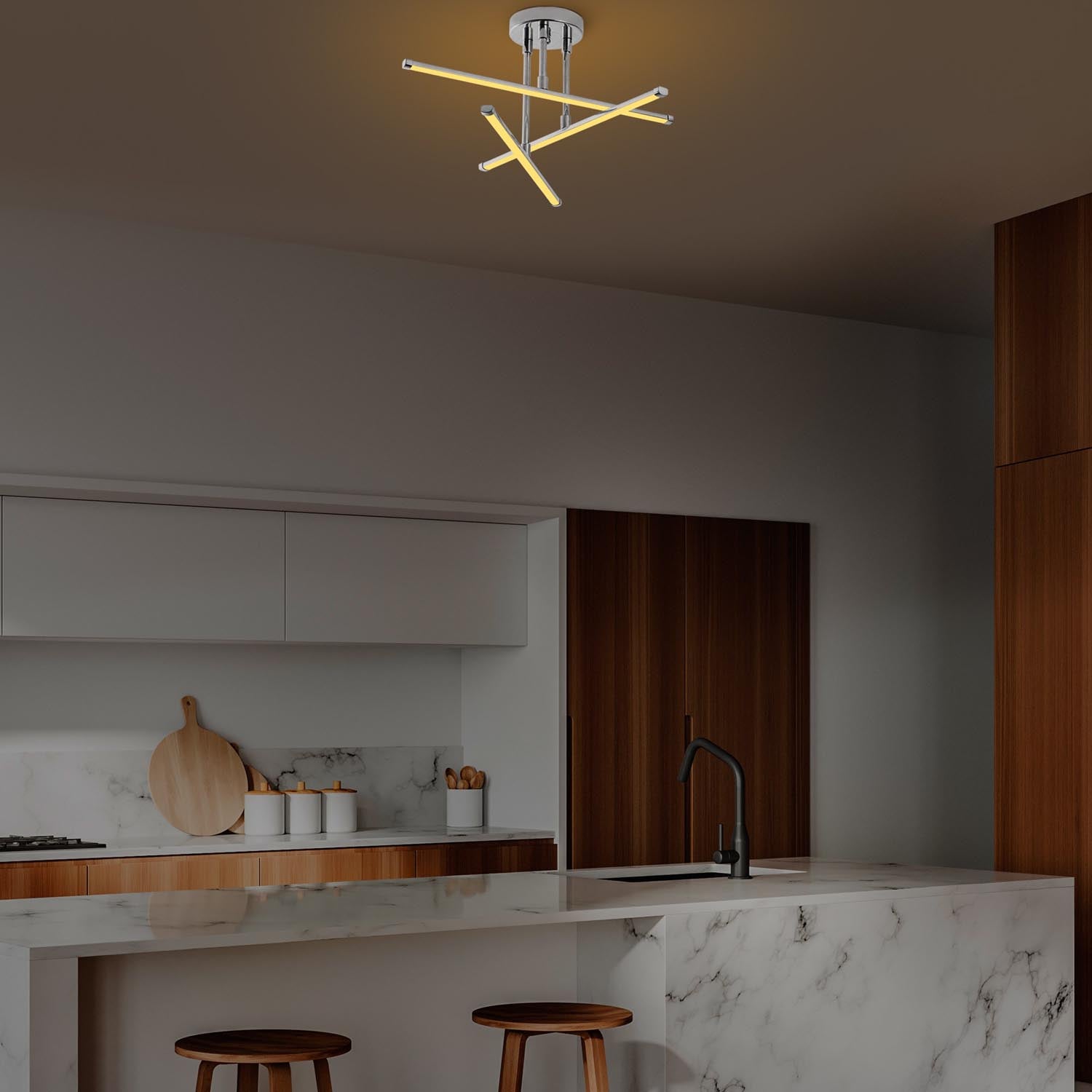 Verleihen Sie Ihrem Zuhause mit der Ledflower Deckenleuchte von Opviq in Chrom einen Hauch von Eleganz und zeitloser Schönheit.