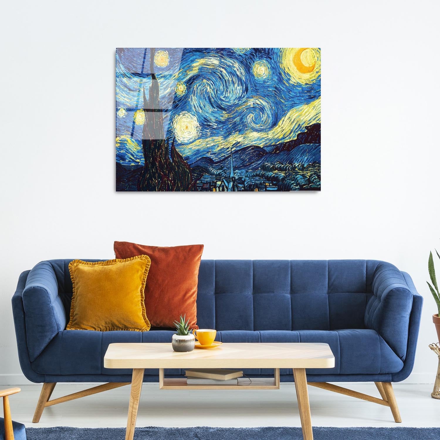 Entdecken Sie die zeitlose Schönheit von Van Goghs Sternennacht auf gehärtetem Glas! Dieses 70 x 100 cm große Kunstwerk verleiht jedem Raum einen eleganten Akzent.