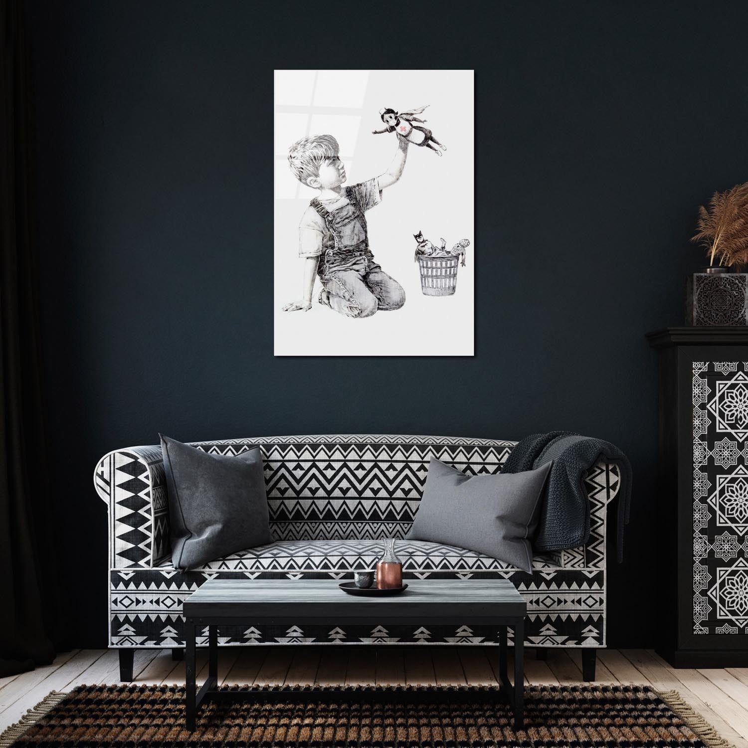 Entdecken Sie die faszinierende Schönheit des mehrfarbigen UV-Bildes von Wallity, das jeden Raum mit Banksys einzigartigem Stil bereichert.