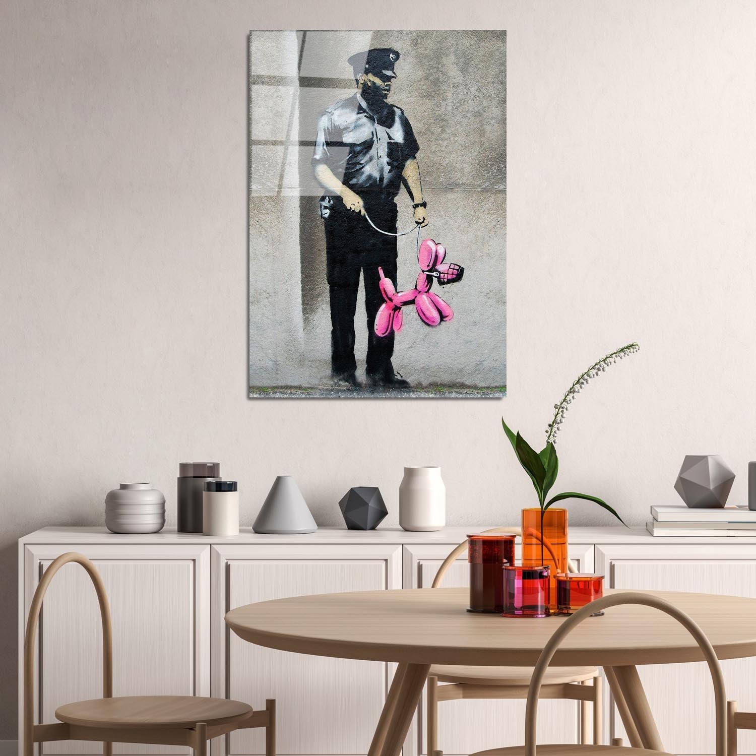 Entdecken Sie die faszinierende Welt der Banksy-Kunst mit unserem mehrfarbigen UV-Bild von Wallity – ein elegantes Statement für jeden Raum!