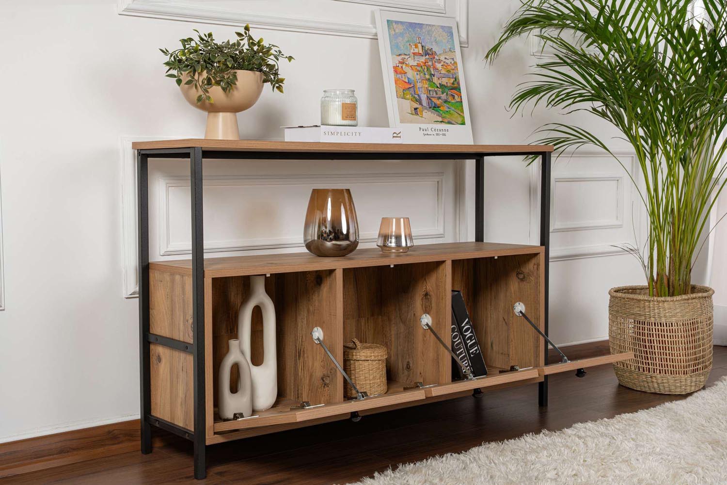Entdecken Sie das stilvolle Solace High-Sideboard aus Atlantischer Kiefer in Schwarz von Nordure. Ideal für eleganten Stauraum und modernes Design!