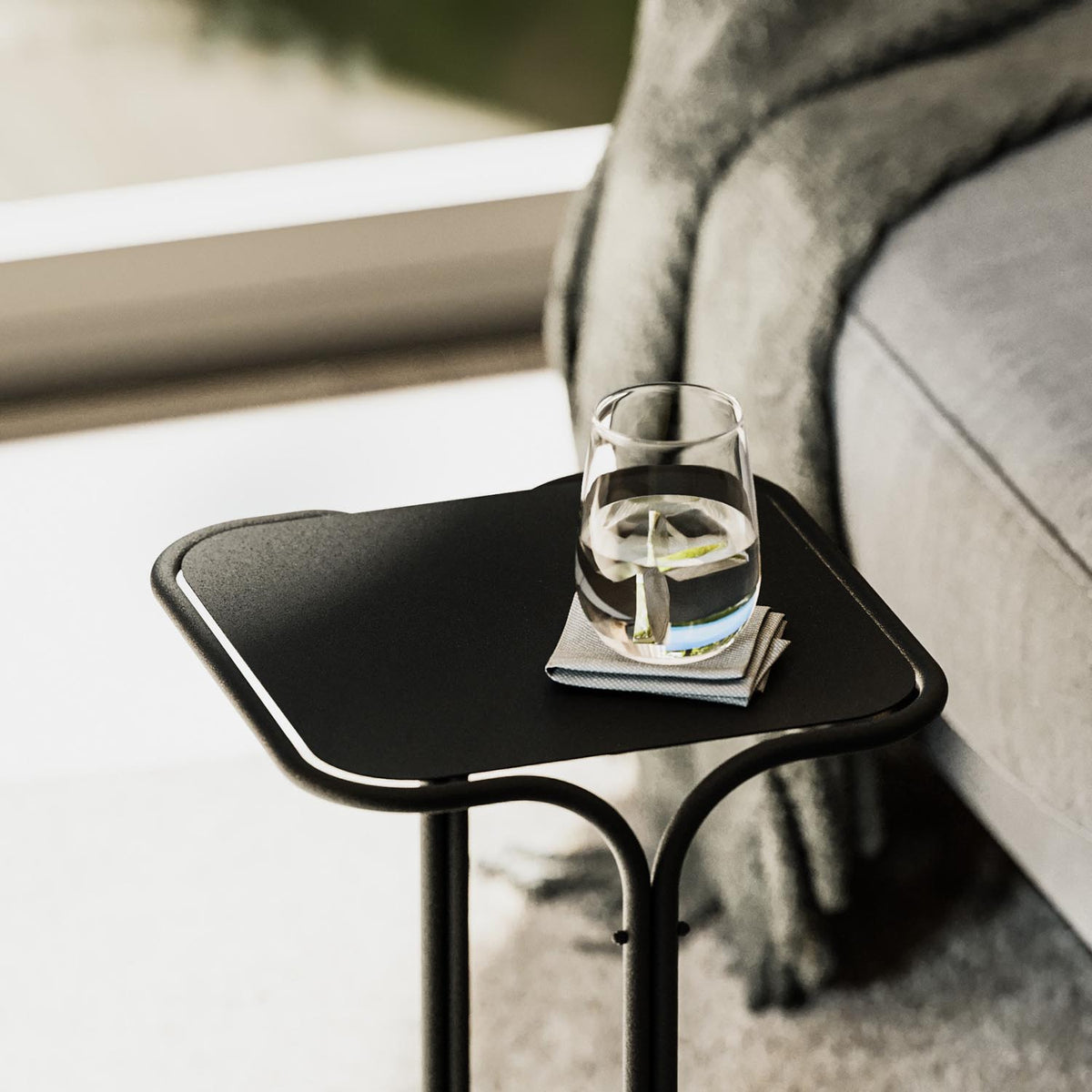 Shb Sofatisch - Schwarz in Schwarz präsentiert im Onlineshop von KAQTU Design AG. Beistelltisch ist von Hanah Home