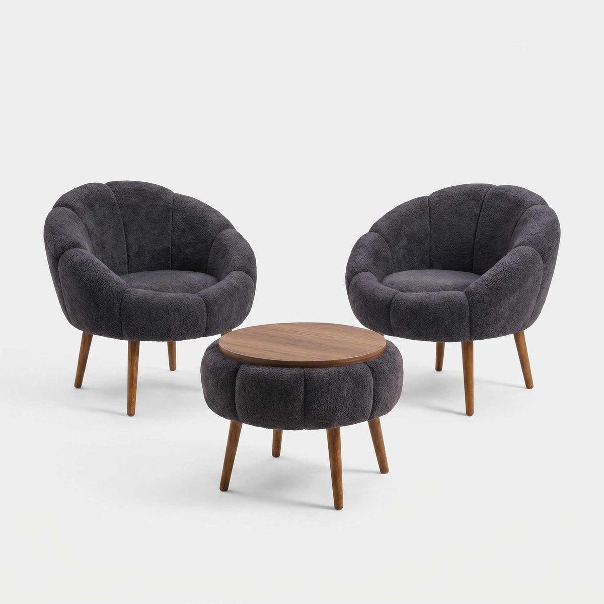 Zwei anthrazitfarbene Ohrensessel mit Leinenbezug und Eschenholzbeinen sowie ein runder Couchtisch aus Melaminspanplatte, Set von Hanah Home