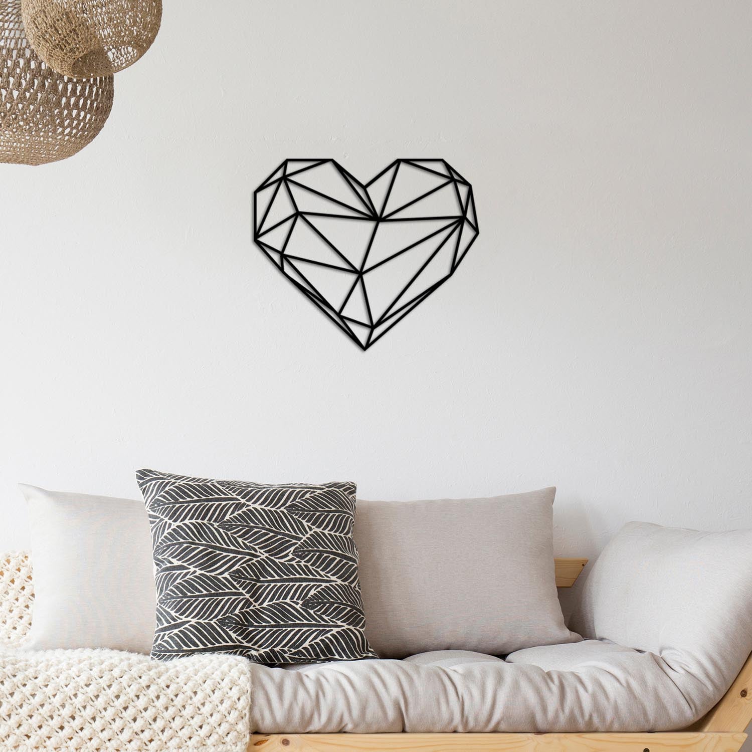 Verleihen Sie Ihren Wänden mit der Heart Metal Decor von Wallity in edlem Schwarz einen modernen Touch. Ein faszinierendes Kunstwerk für jeden Raum!