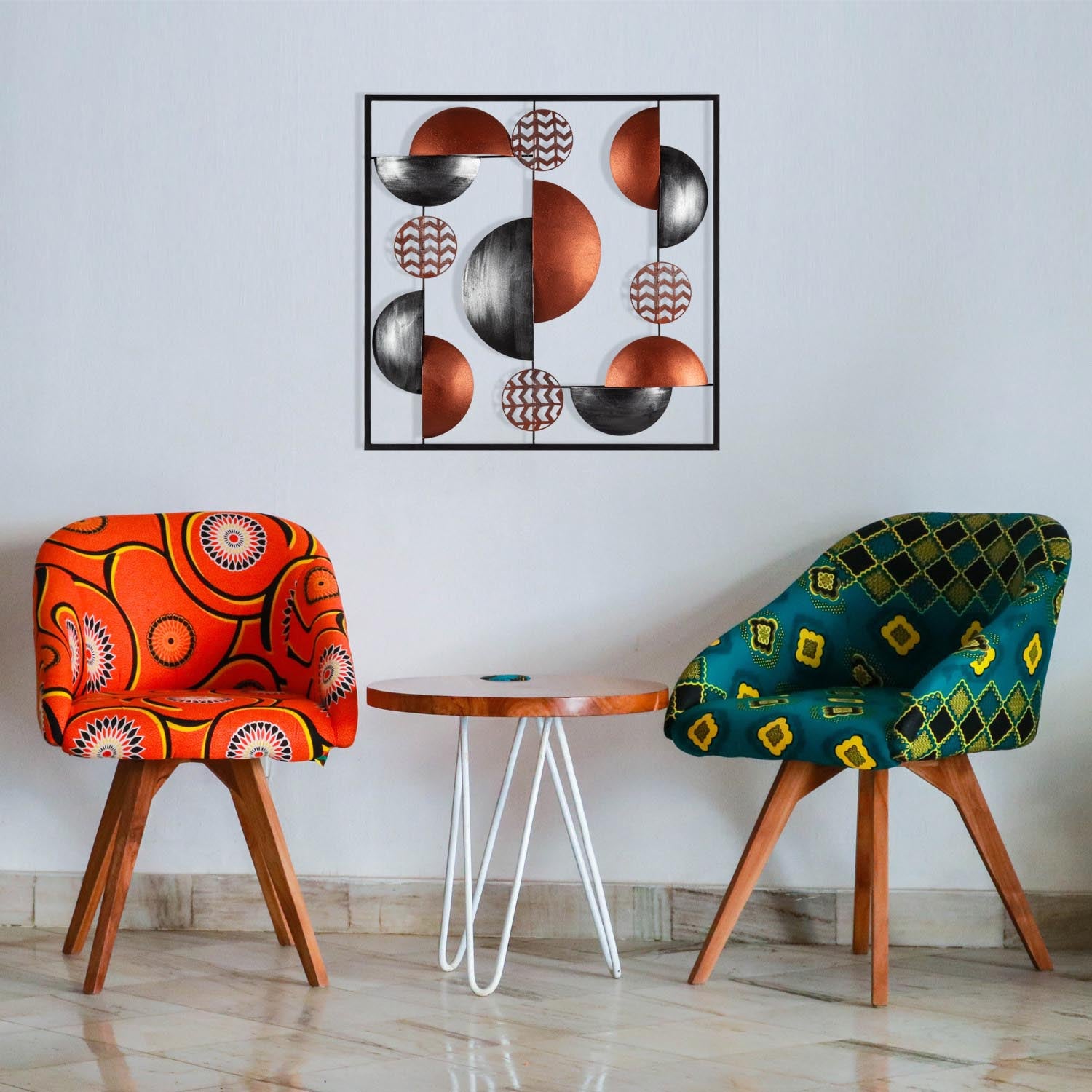 Gestalten Sie Ihre Wände neu mit der Aurora Wanddeko von Wallity – ein stilvolles, mehrfarbiges Metallkunstwerk, das jeden Raum verzaubert!