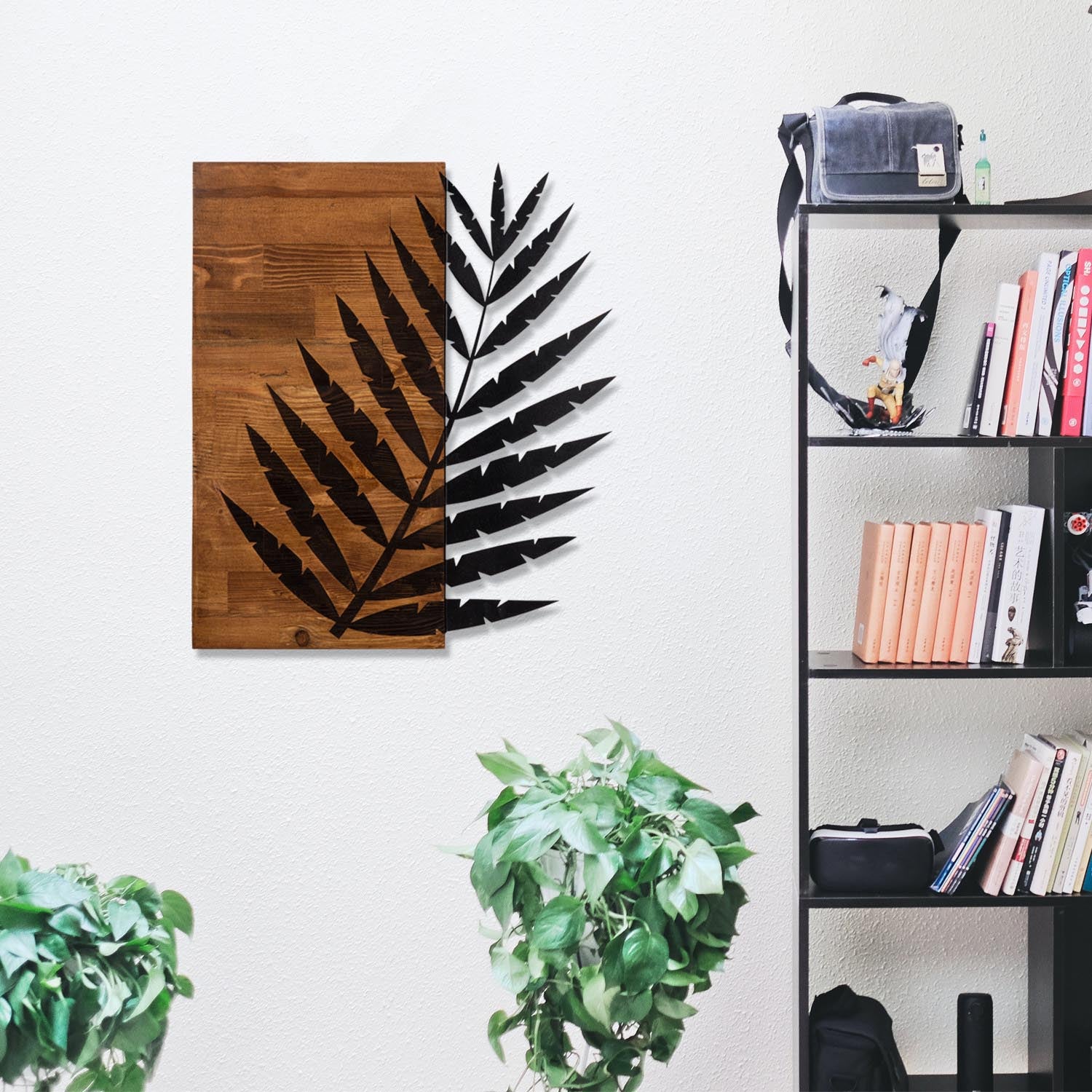 Verleihen Sie Ihrem Zuhause mit der Leaf3 Metal Decor Wanddeko in Schwarznuss von Wallity einen Hauch von Eleganz und Kreativität.