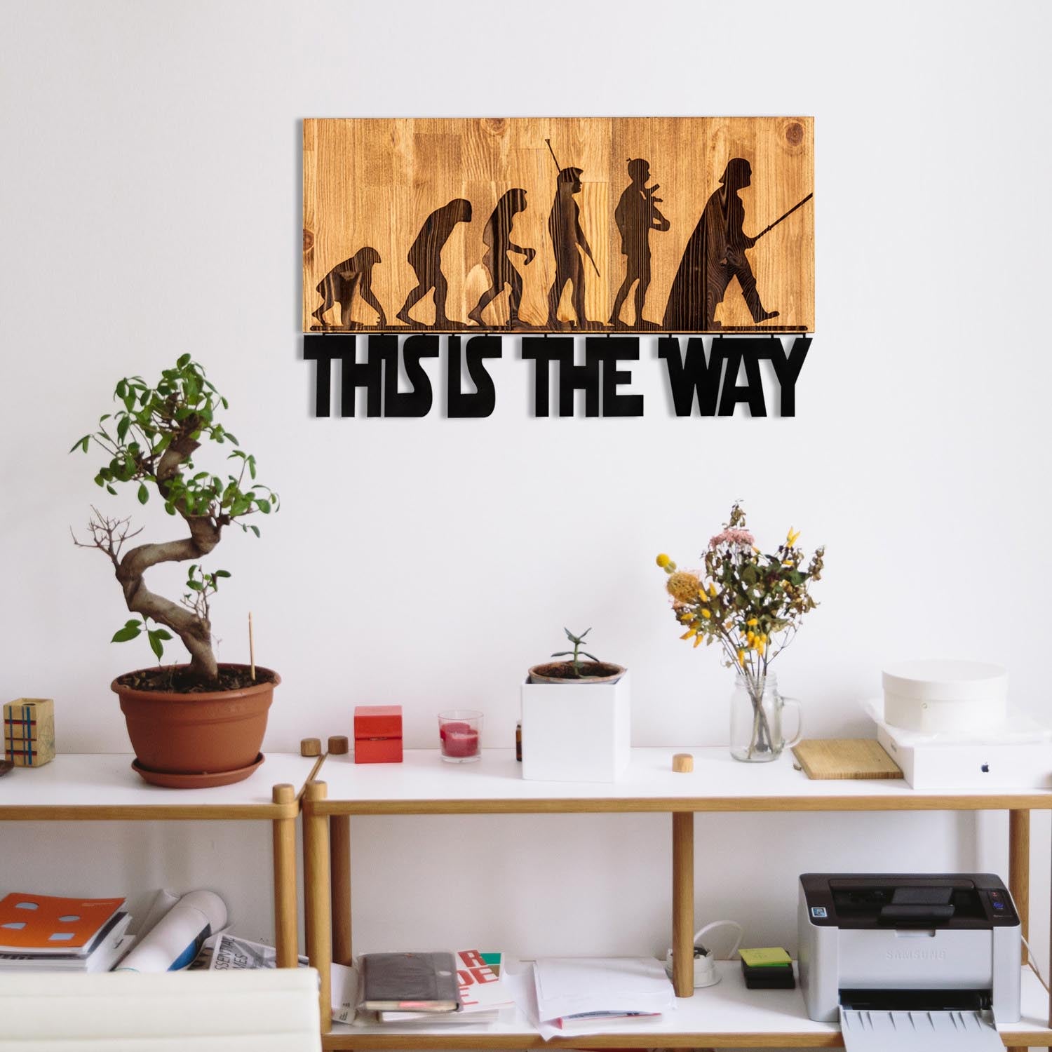 Entdecken Sie die Evrim Wanddeko von Wallity – ein elegantes Holz-Wandaccessoire, das Ihrem Zuhause Stil und Raffinesse verleiht.