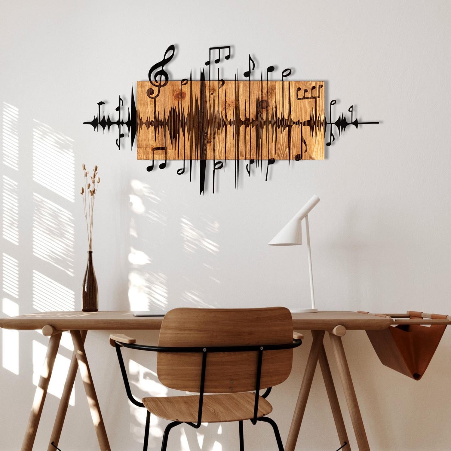 Verleihen Sie Ihrem Zuhause mit der Efsa Wanddeko in Schwarznuss von Wallity einen Hauch von Eleganz und zeitloser Schönheit.