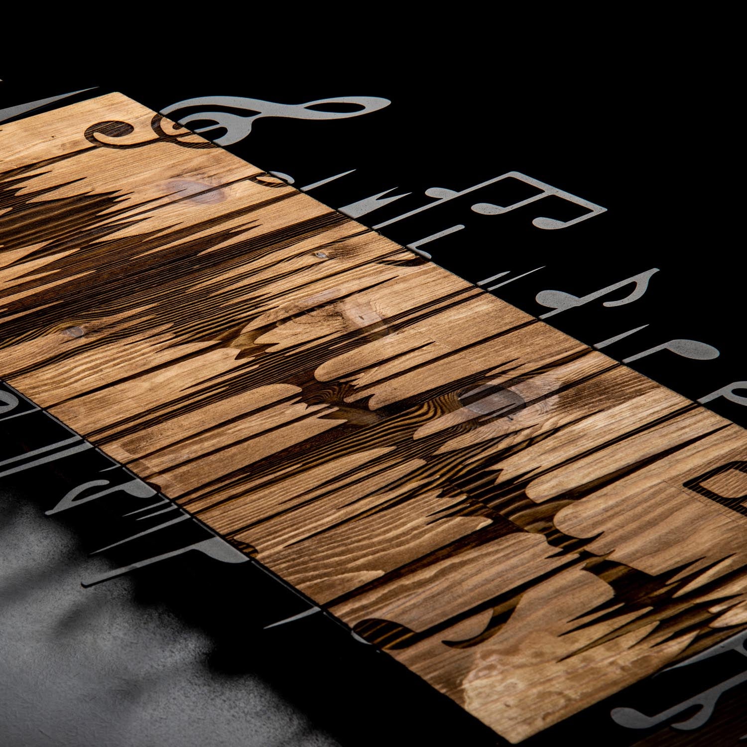 Gestalten Sie Ihre Wände neu mit der Efsa Wanddeko in Schwarznuss von Wallity – ein stilvolles Accessoire für jeden Raum.