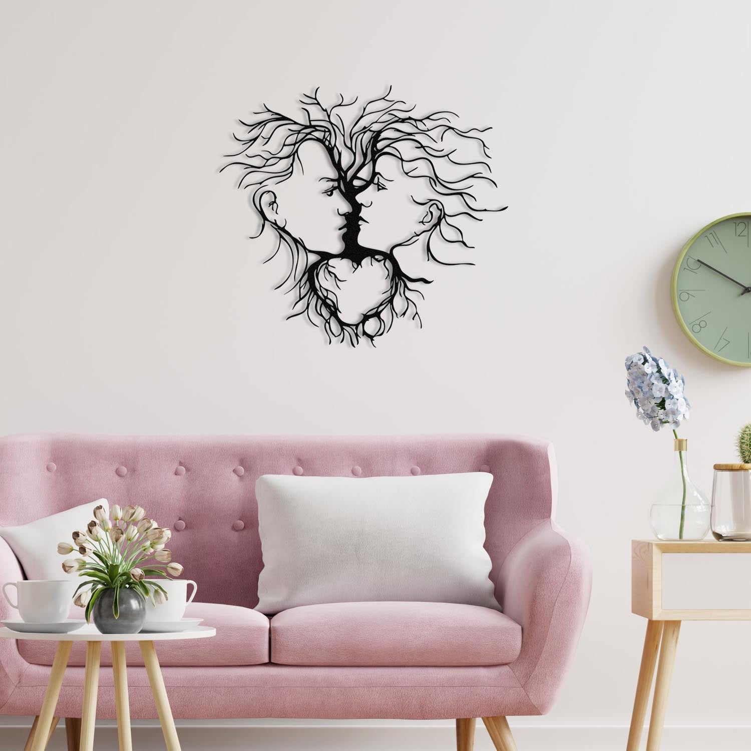 Entdecken Sie die elegante Entrika Wanddeko in Schwarz von Wallity. Verleihen Sie Ihrem Raum mit diesem stilvollen Metall-Accessoire einen Hauch von Raffinesse.