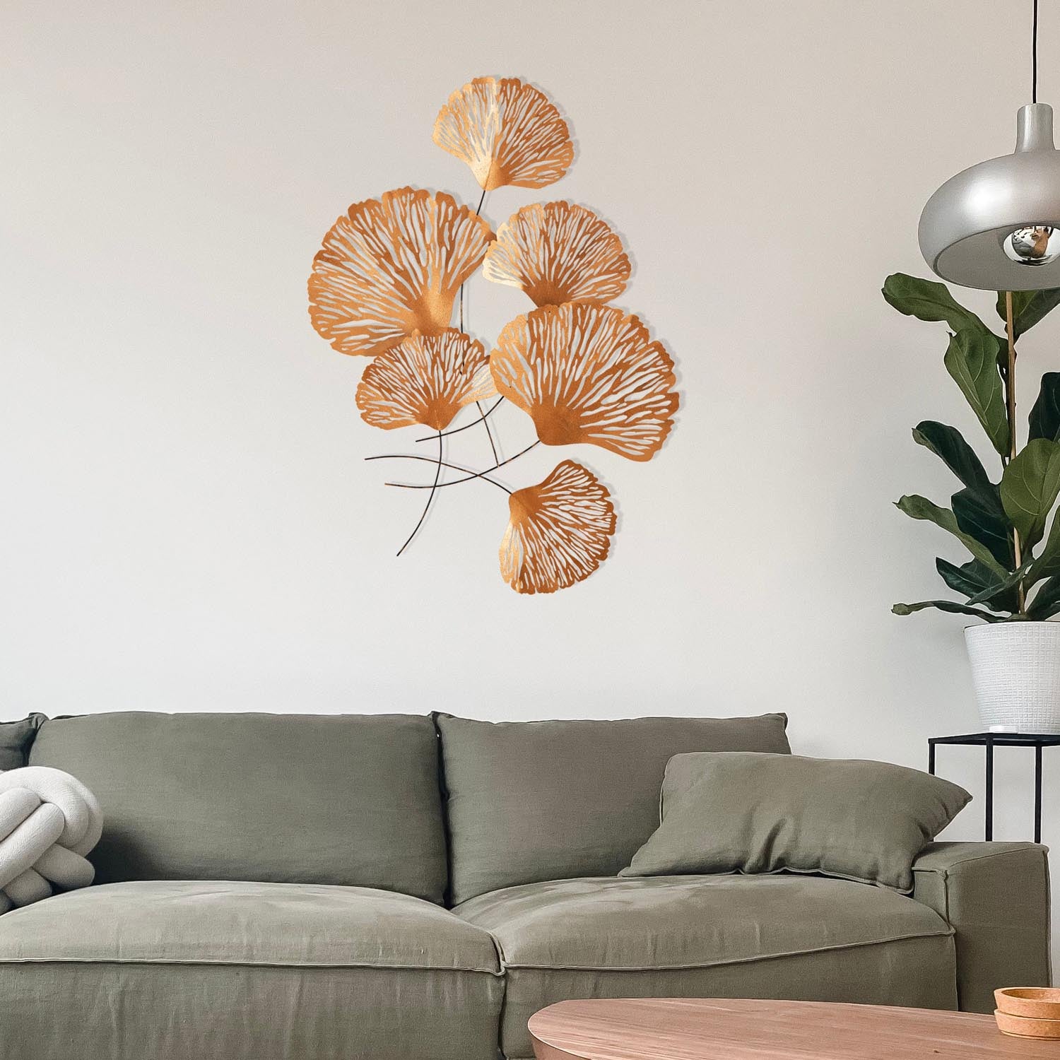 Verleihen Sie Ihrem Zuhause mit der mehrfarbigen Wanddeko Myth - CH110-3 von Wallity einen Hauch von Kunst und Eleganz. Ein zeitloses Metallstück!