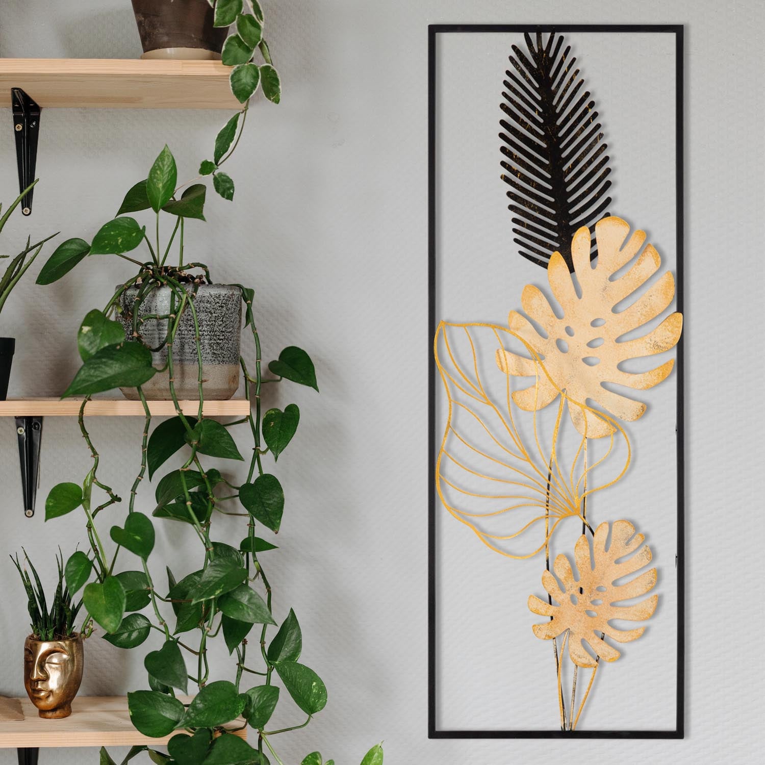 Entdecken Sie die Nazo Wanddeko von Wallity – ein elegantes, mehrfarbiges Metall-Accessoire, das jeden Raum stilvoll verwandelt.