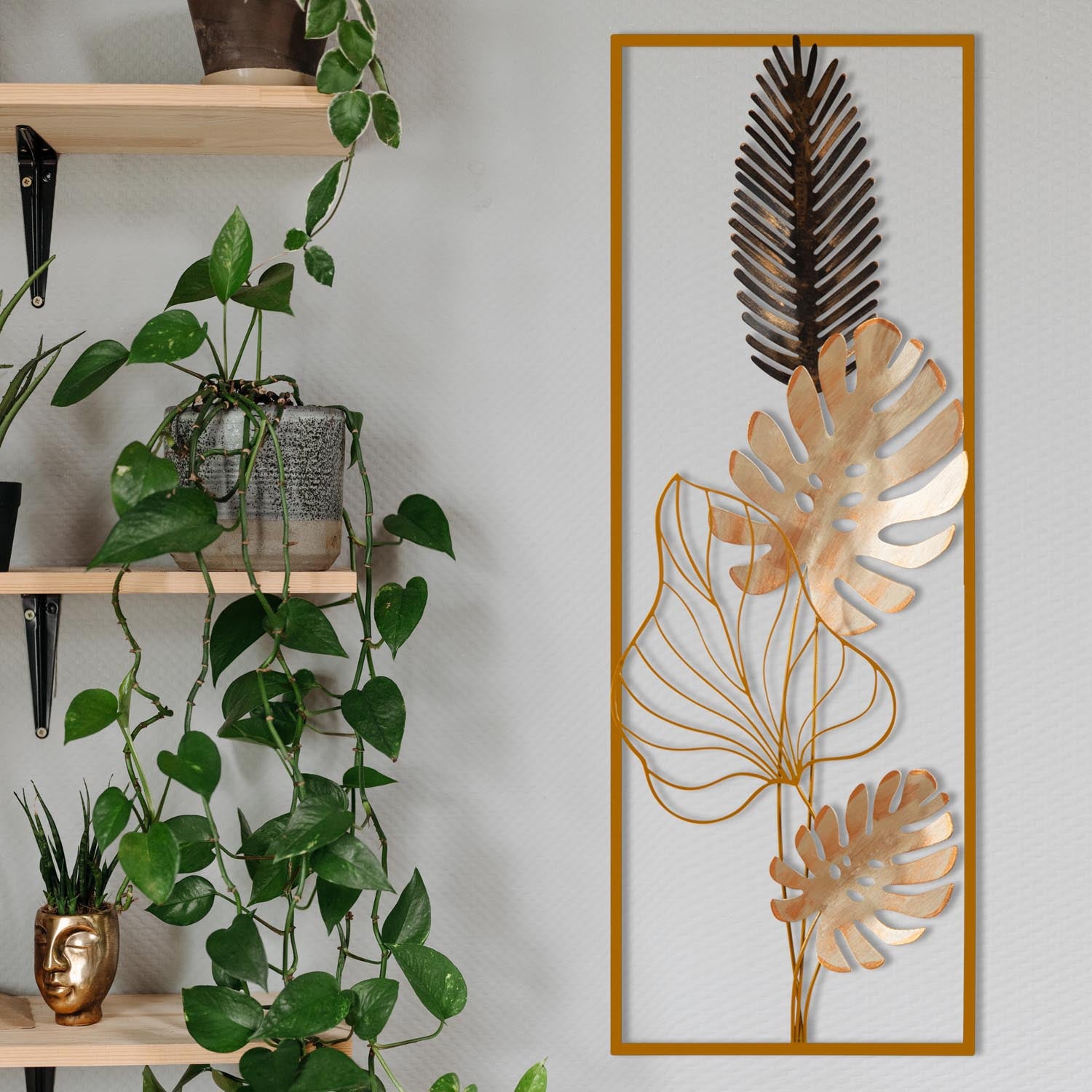 Entdecken Sie die Nazo Wanddeko von Wallity – ein elegantes, mehrfarbiges Metall-Accessoire, das jeden Raum stilvoll verwandelt.