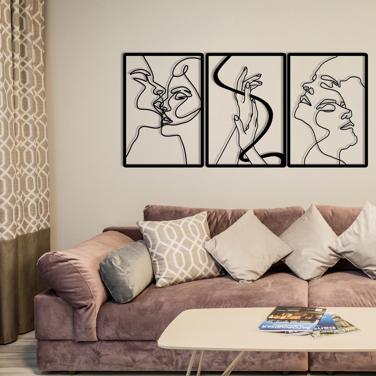 Verleihen Sie Ihrem Zuhause mit "The Unity Of Love" Wanddeko von Wallity in Schwarz einen Hauch von Eleganz und zeitloser Schönheit.