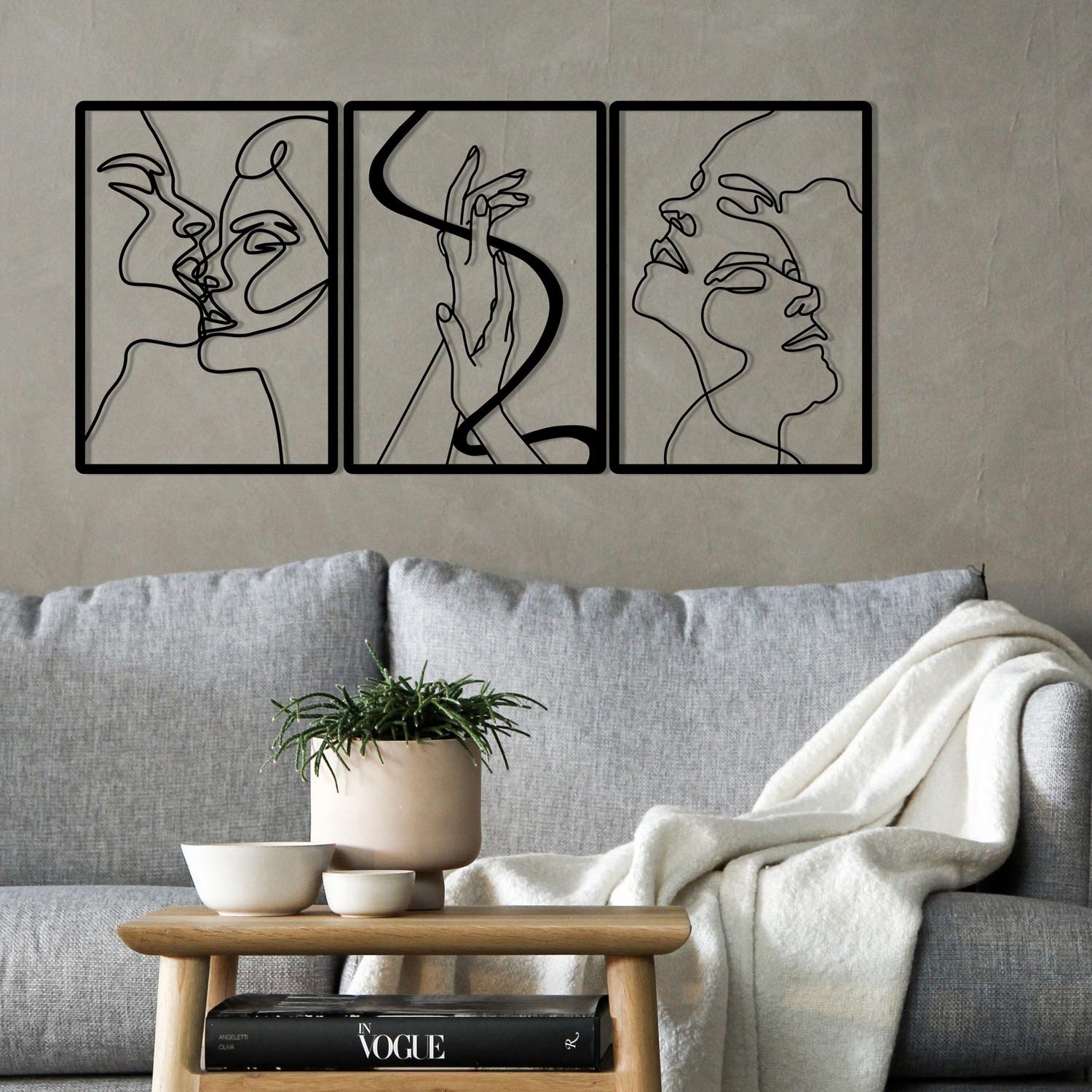 Verleihen Sie Ihrem Zuhause mit der eleganten Wanddeko "The Unity Of Love" von Wallity in Schwarz einen Hauch von zeitloser Schönheit und Stil.