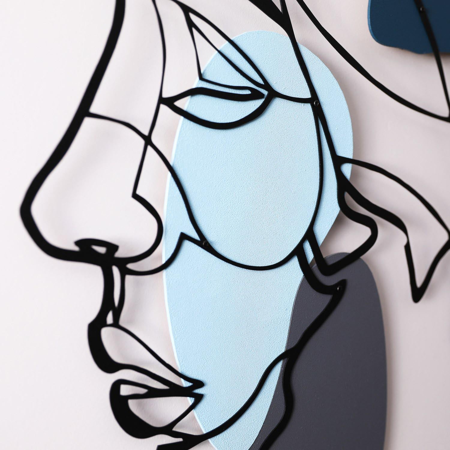 Entdecken Sie die Lie World M Wanddeko von Wallity – ein elegantes Metallkunstwerk, das jeden Raum mit Stil und Kreativität bereichert.