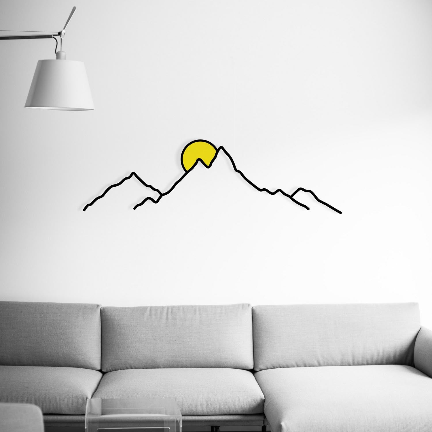 Gestalten Sie Ihre Wände neu mit der Agri Wanddeko von Wallity. Dieses mehrfarbige Metall-Accessoire vereint Eleganz und kreative Freiheit.