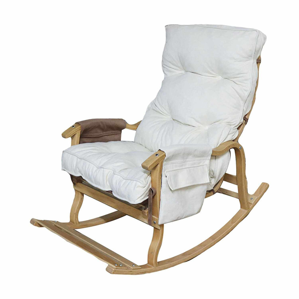 Foto des Mosso Schaukelstuhls von Hanah Home in Braun/Creme, Gestell aus Hainbuchen-Sperrholz, Sitzfläche mit Schaumstoffpolsterung und Polyesterbezug.