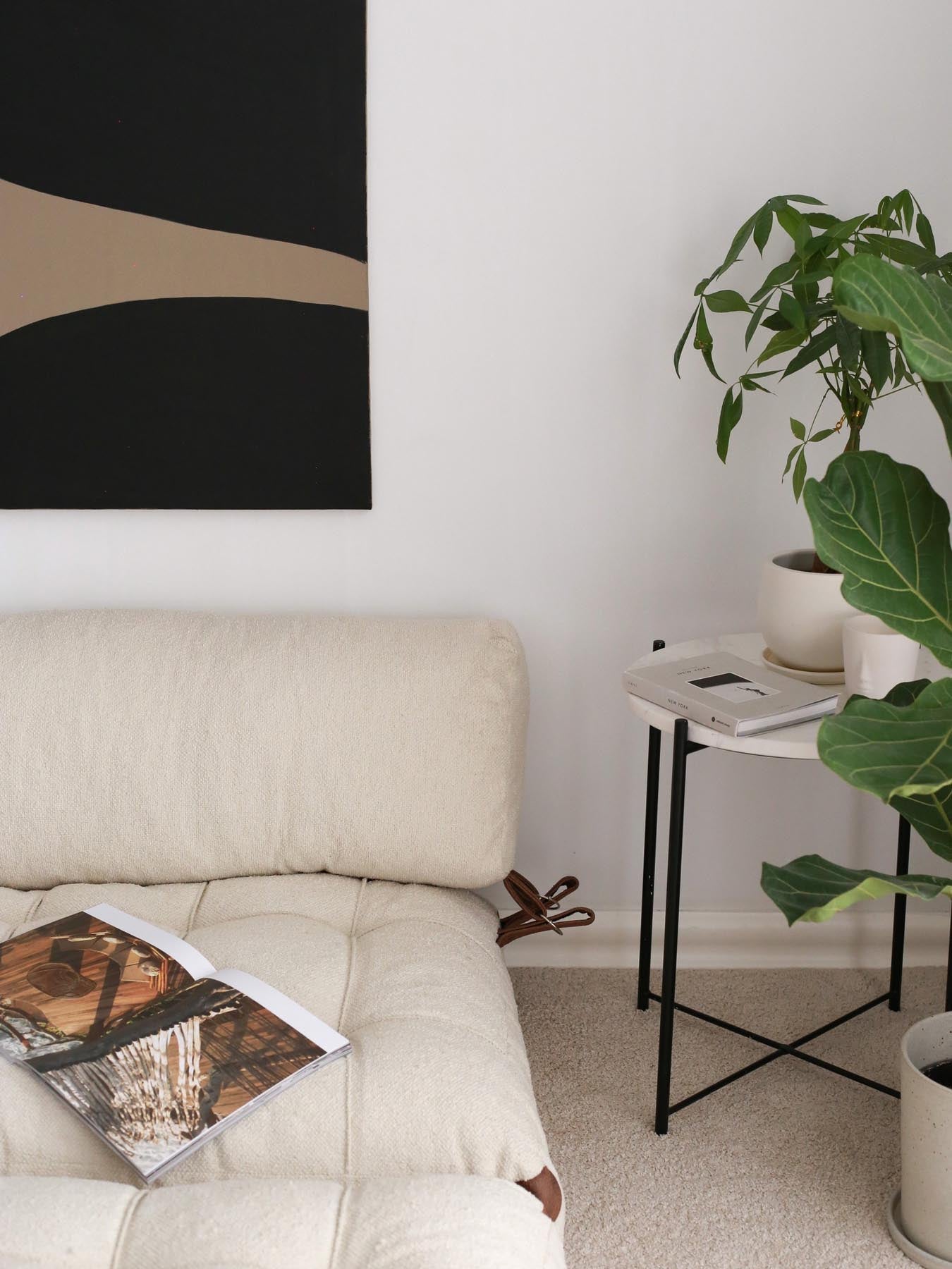 Entdecken Sie das Fold Teddy 2 Bettsofa in Sahne – ein stilvolles 2-Sitzer Schlafsofa aus luxuriösem Teddystoff, ideal für Komfort und Eleganz.