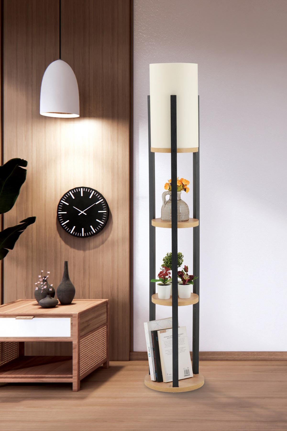 Entdecken Sie die stilvolle Circle Nora Stehleuchte in Natürlich Schwarz von Opviq. Perfekte Beleuchtung für Ihr Zuhause mit elegantem Design.