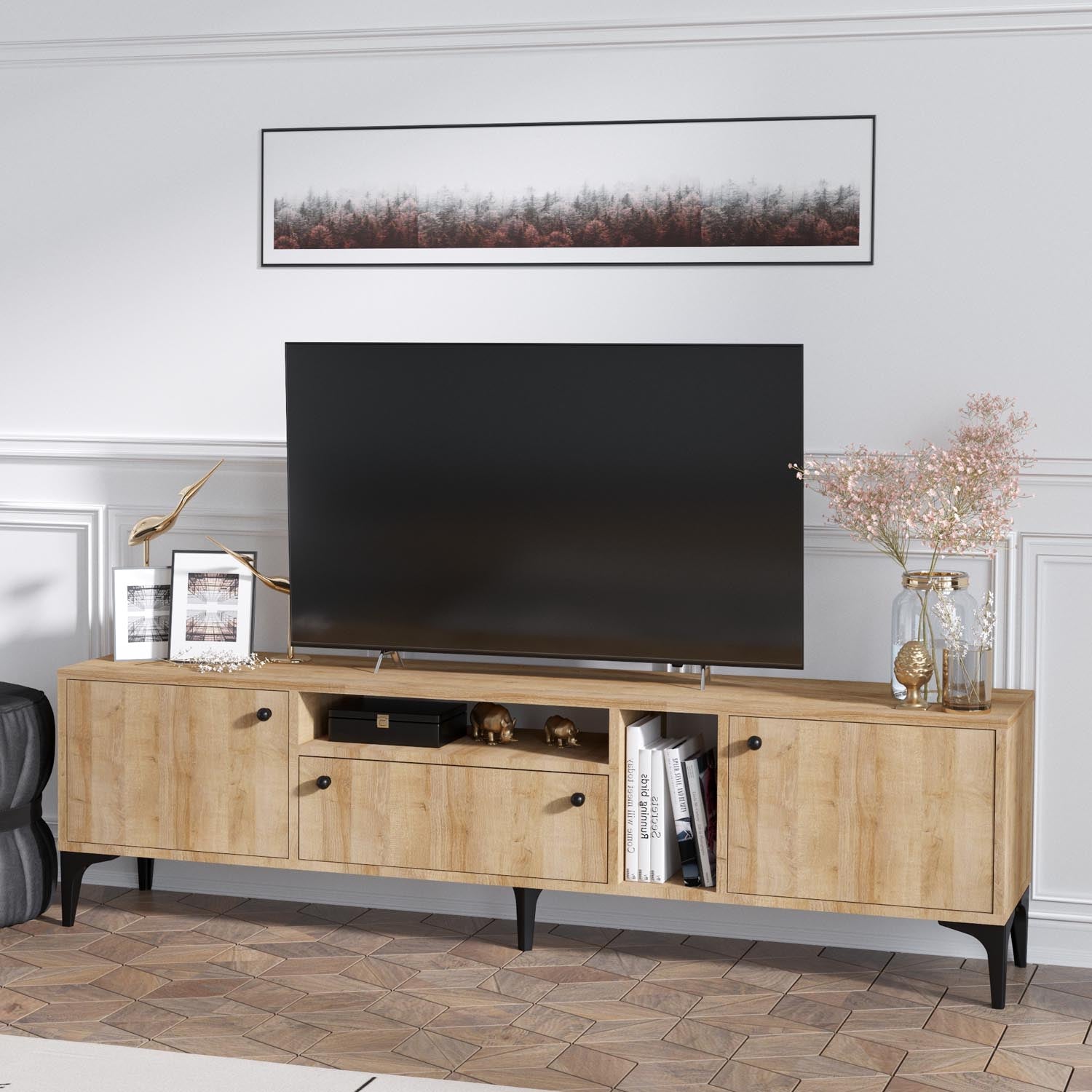 Gestalten Sie Ihr Zuhause mit dem Penny Sideboard von Hanah Home in Eiche – eine harmonische Verbindung von Eleganz und cleverem Stauraum.