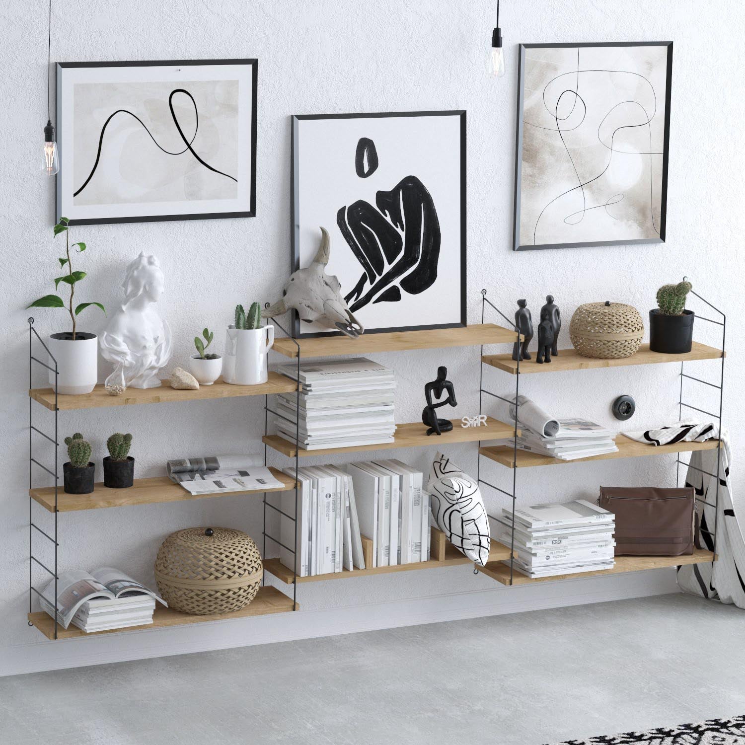 Verleihen Sie Ihrem Raum mit dem Laba Bücherregal von Hanah Home in Eiche einen Hauch von Eleganz. Perfekt für Bücher und Deko!