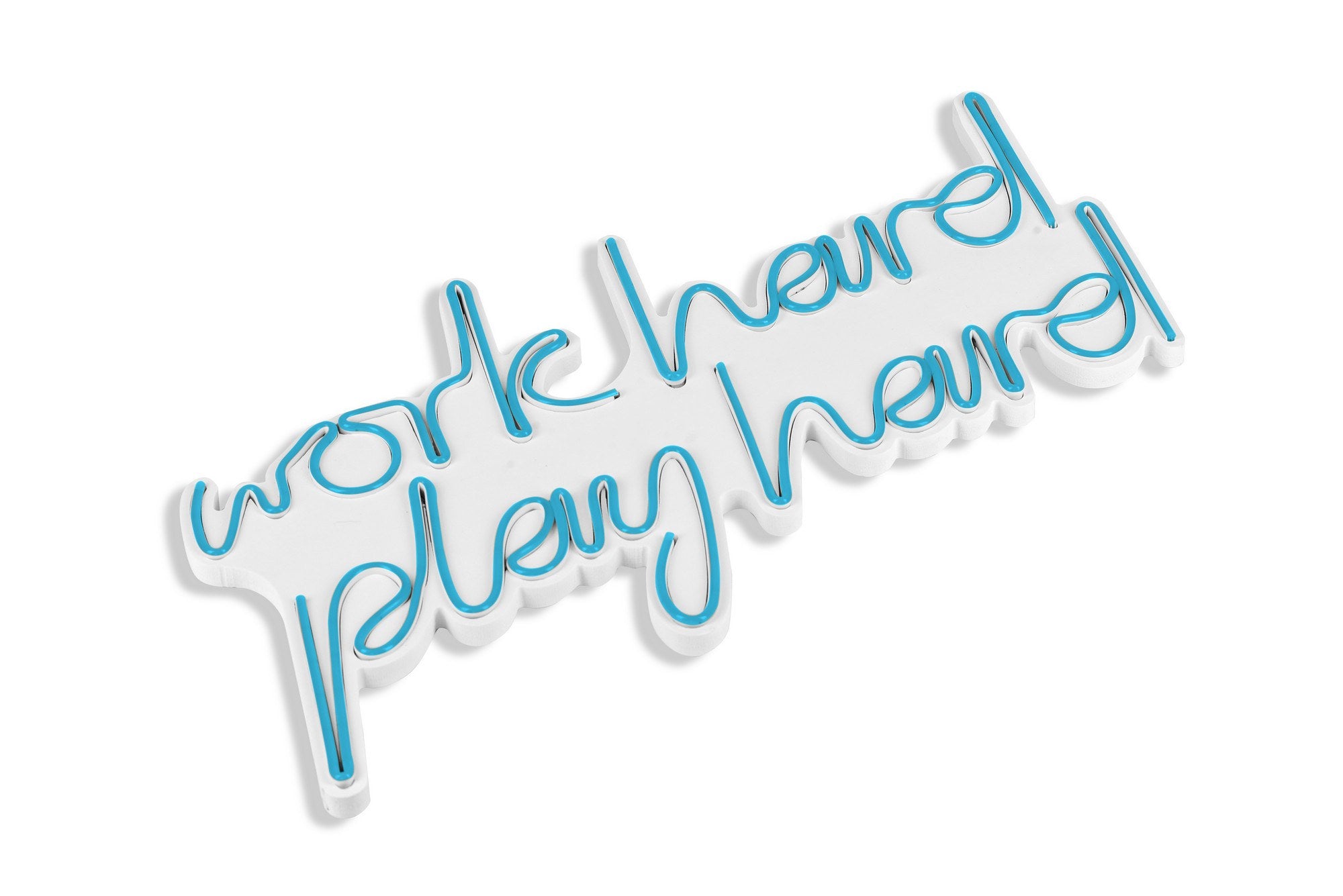 Erleben Sie die faszinierende Atmosphäre der Work Hard Play Hard Wandleuchte in Blau von Wallity. Flexibel, wasserfest und kinderleicht zu montieren!