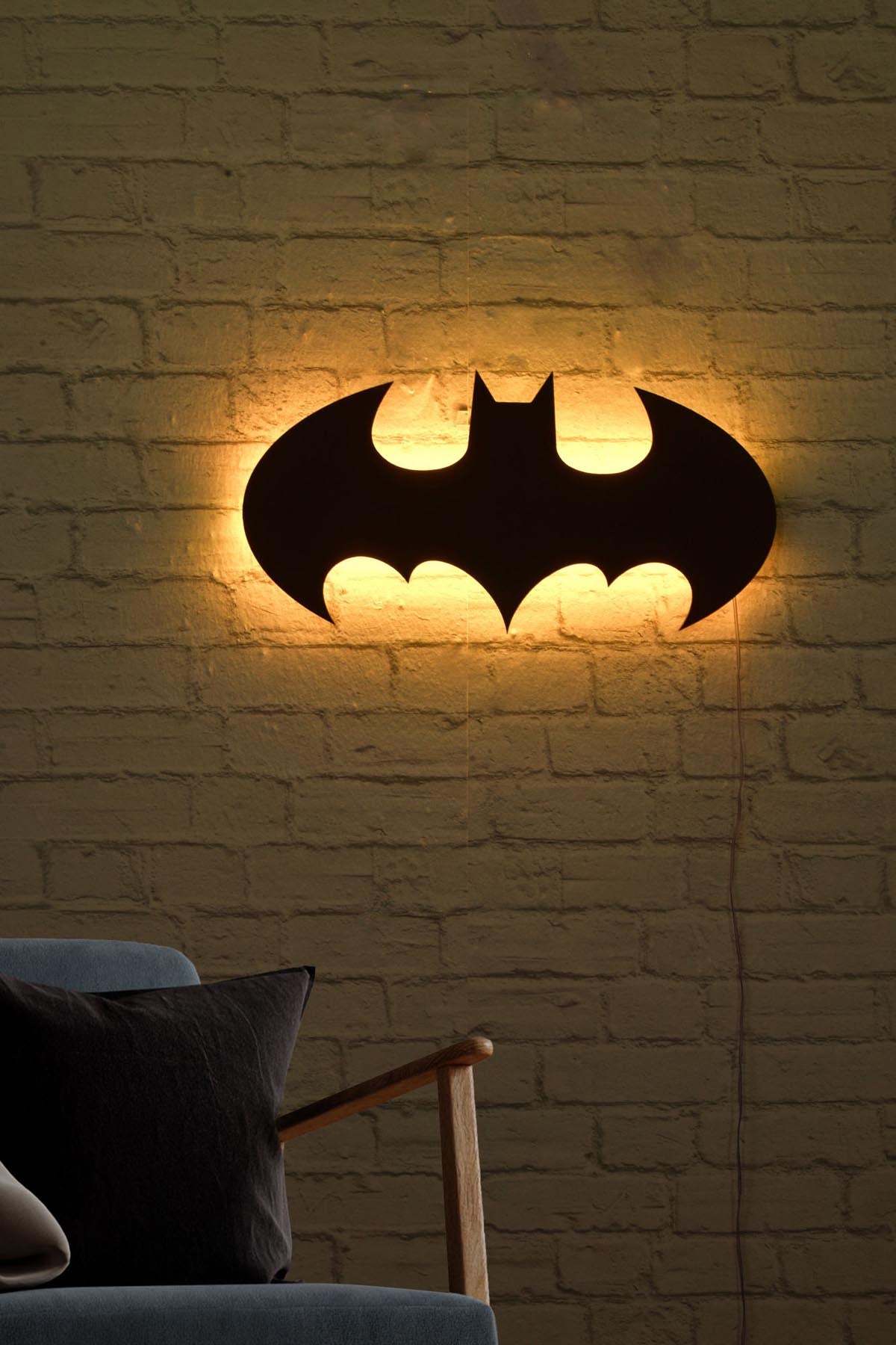 Batman Wandleuchte - Gelb in Gelb präsentiert im Onlineshop von KAQTU Design AG. Wandleuchte ist von Wallity