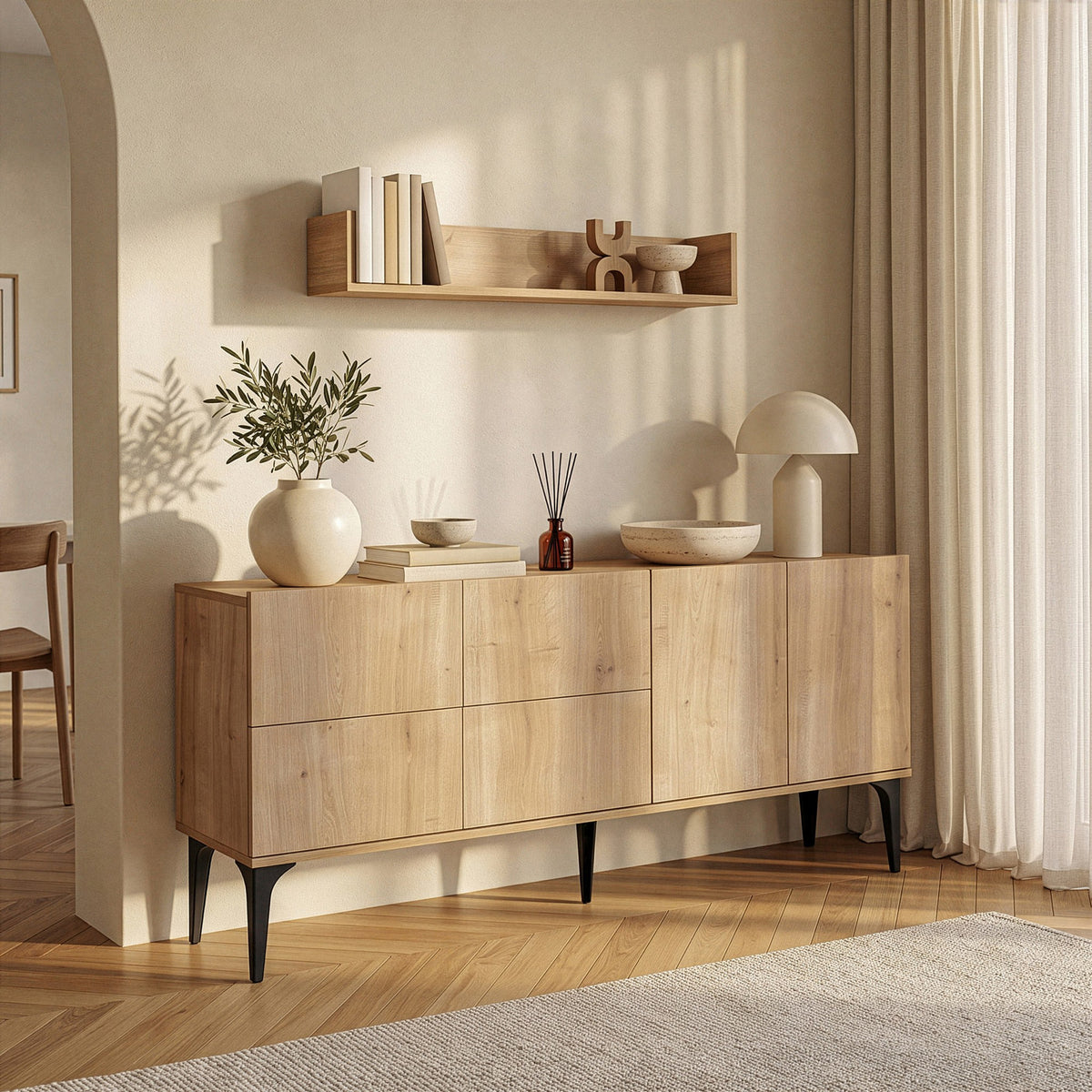 Aethel Konsole in Saphir-Eiche von Hanah Home, Melamin-Spanplatte mit MDF-Rückwand, Kunststoffbeinen und separatem Wandregal, schlichtes Design