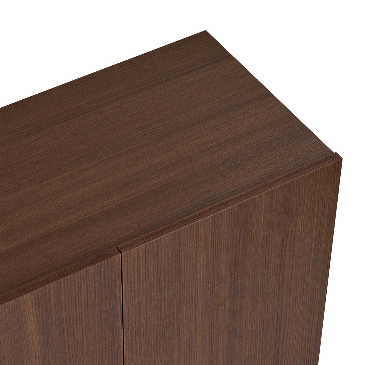 Konsolentisch Aethel in Nil-Nussbaum-Optik mit schlanken Kunststoffbeinen, genuteter MDF-Rückwand und Wandhalterung, Frontalansicht.