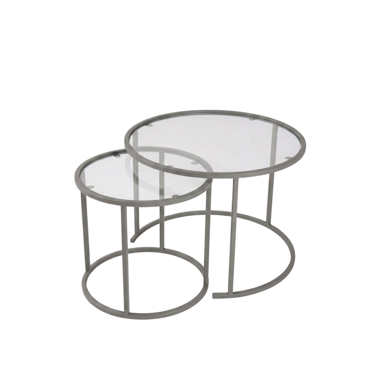 Zwei graue Couchtische aus gehärtetem Glas mit schlankem Metallgestell, unterschiedliche Grössen, nordisches Design, freistehend fotografiert.