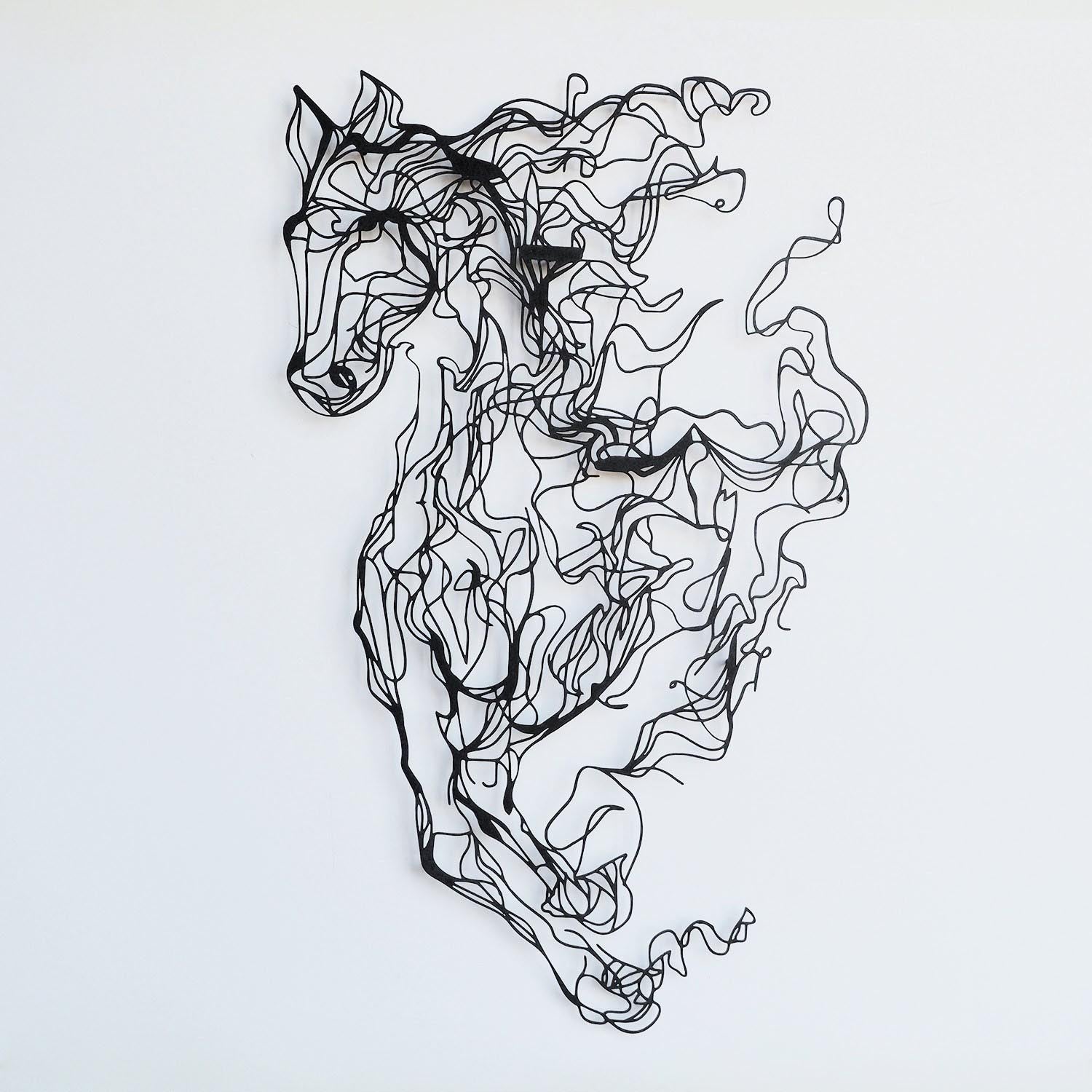 Verleihen Sie Ihrem Zuhause mit der stilvollen Metal Horse Line Art Wanddeko von Wallity einen modernen Akzent. Dieses elegante Stück aus 100 % Stahl ist langlebig und vielseitig.