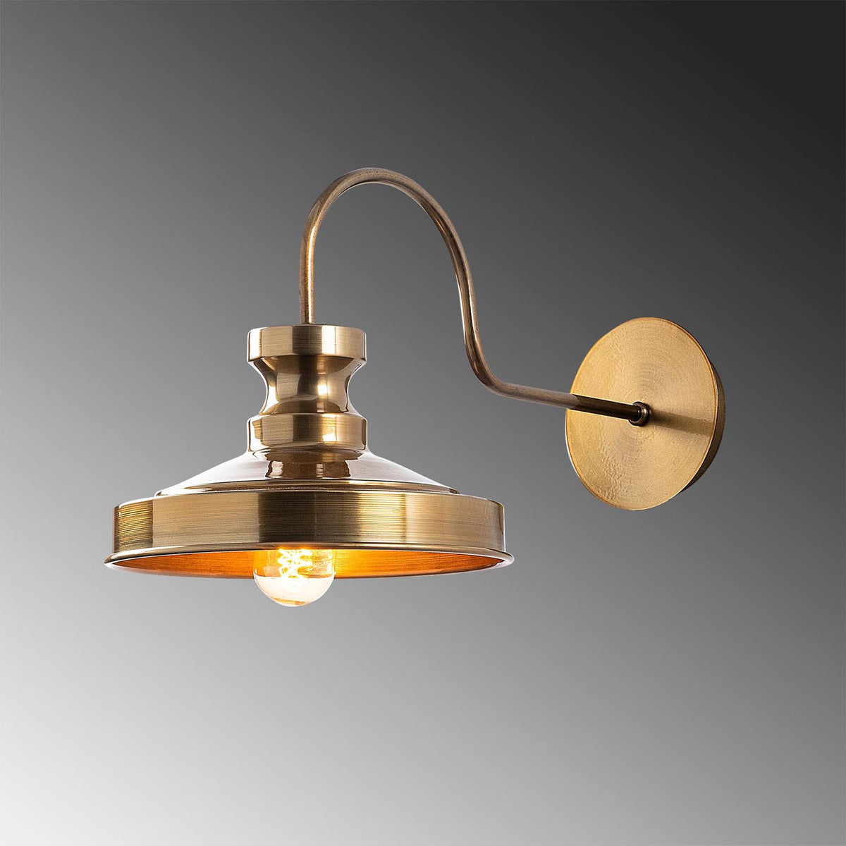 Berceste Wandleuchte - Gold in Gold präsentiert im Onlineshop von KAQTU Design AG. Wandleuchte ist von Opviq